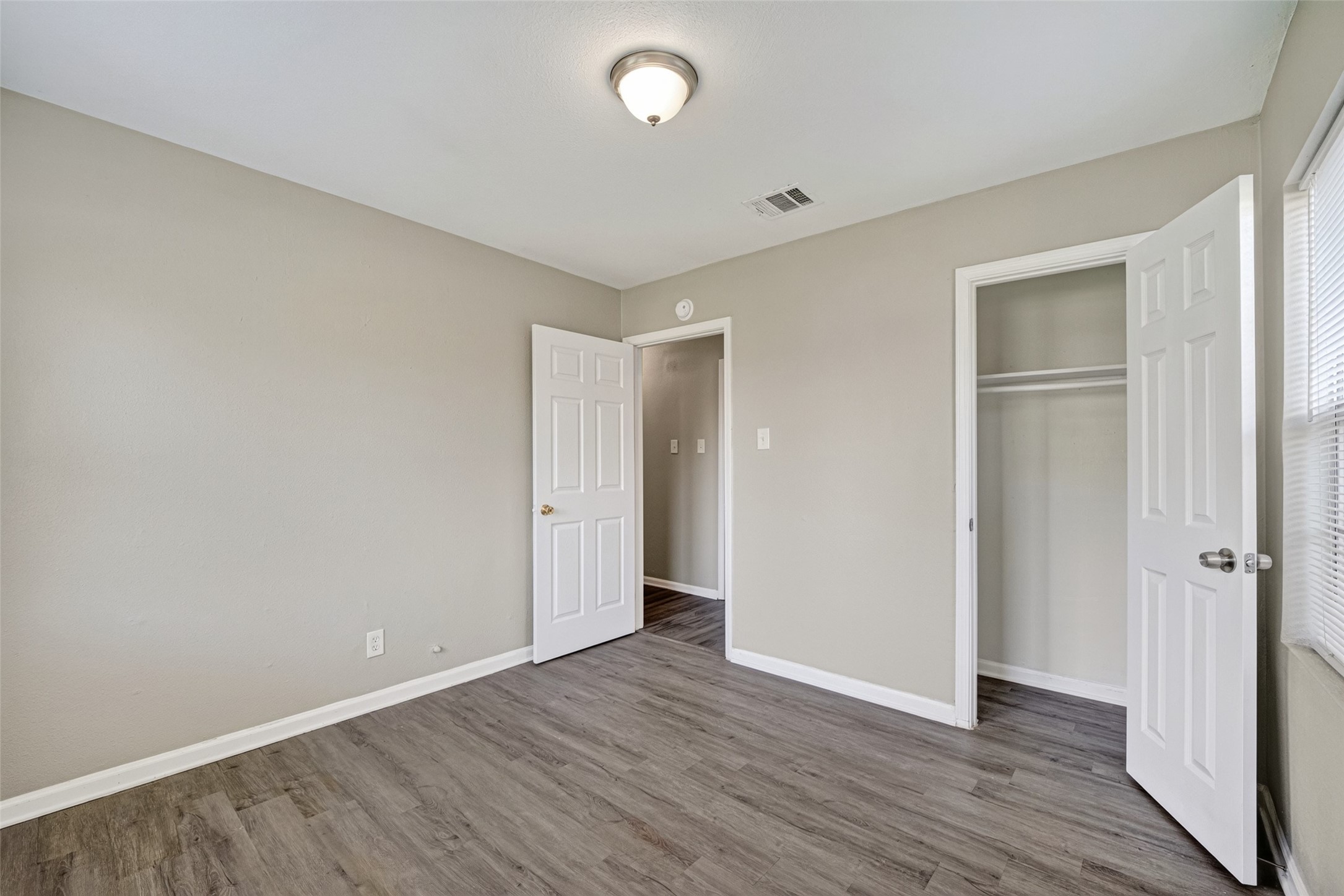 4909 Holloway Drive Property Photo 31