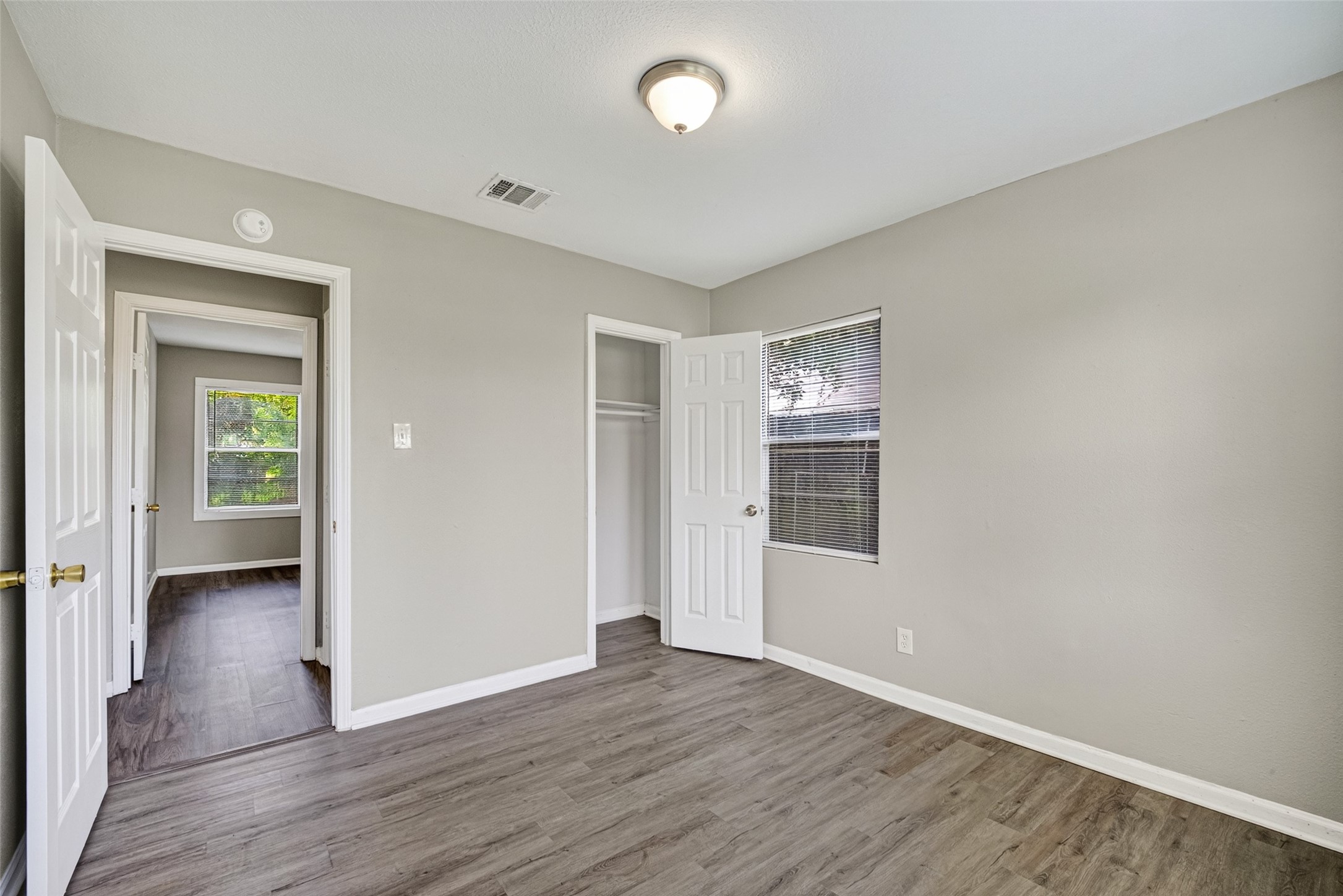 4909 Holloway Drive Property Photo 32