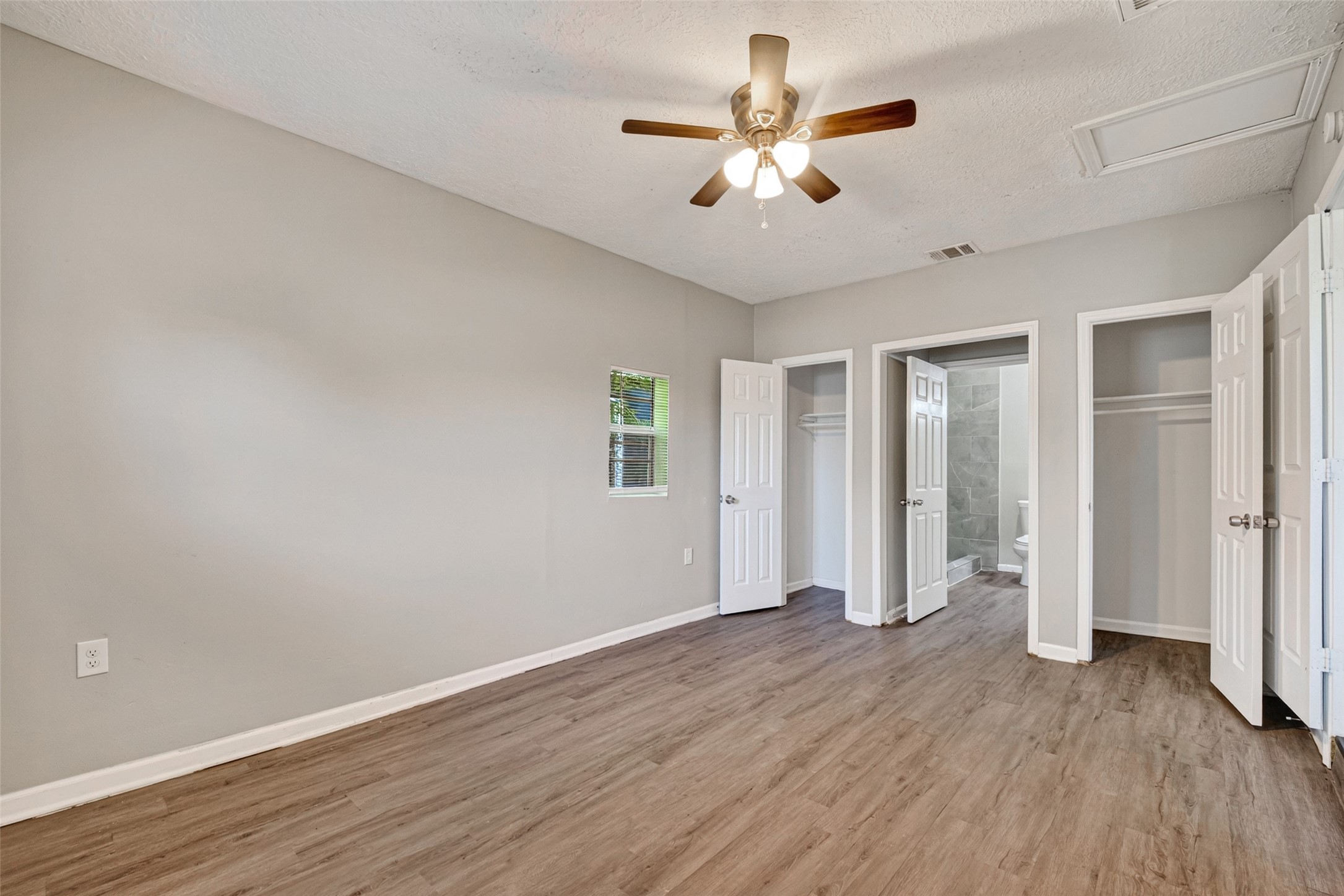 4909 Holloway Drive Property Photo 34