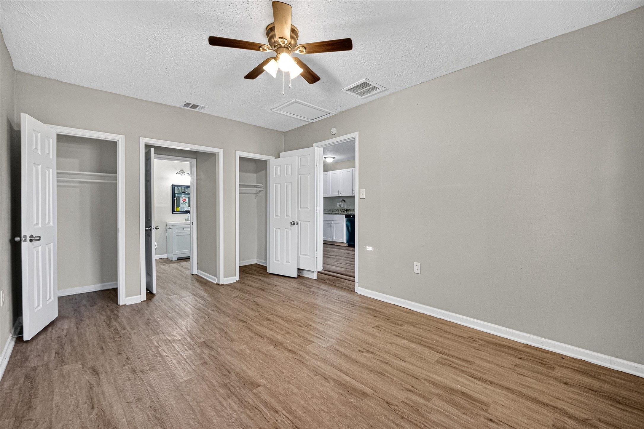4909 Holloway Drive Property Photo 35