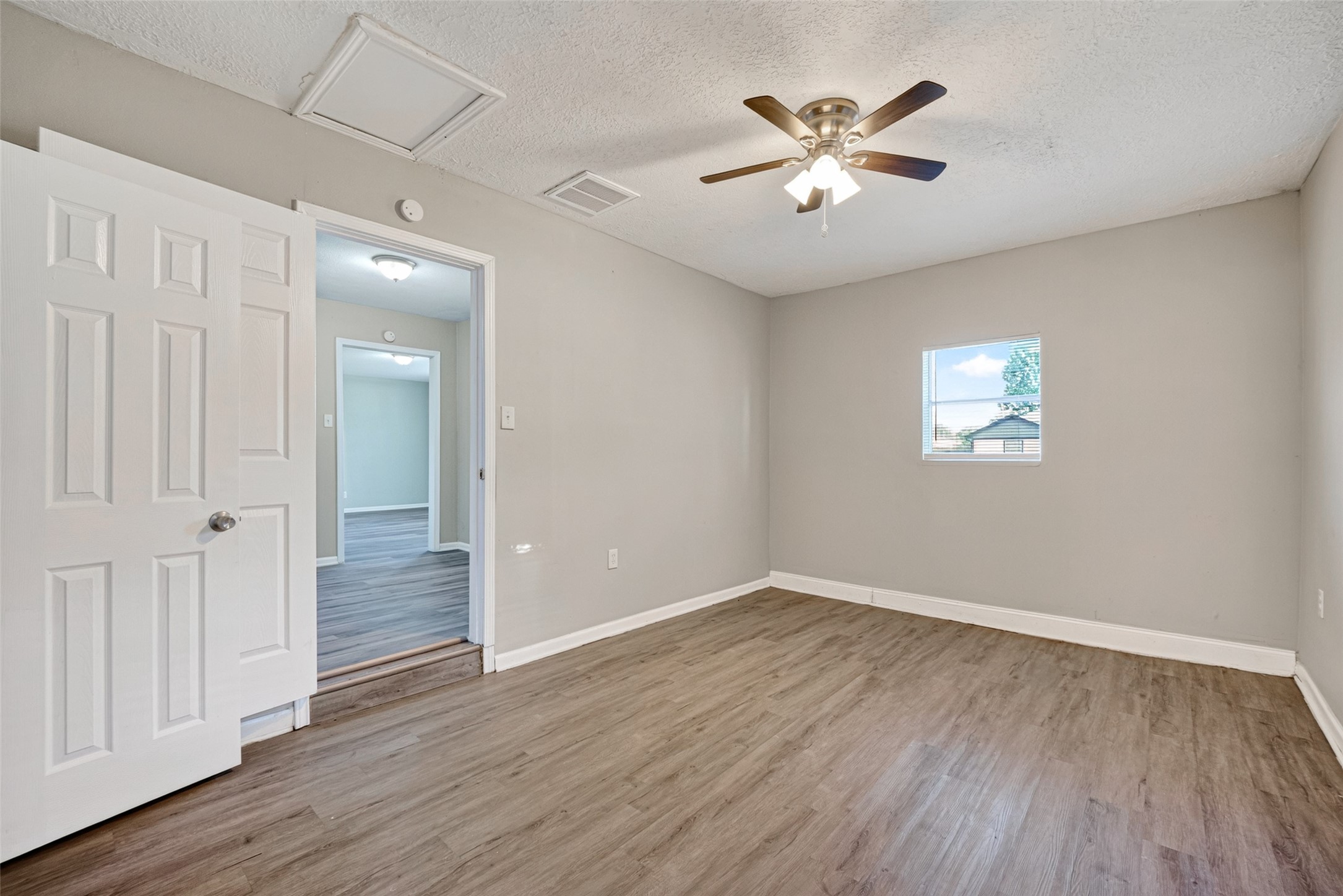 4909 Holloway Drive Property Photo 36