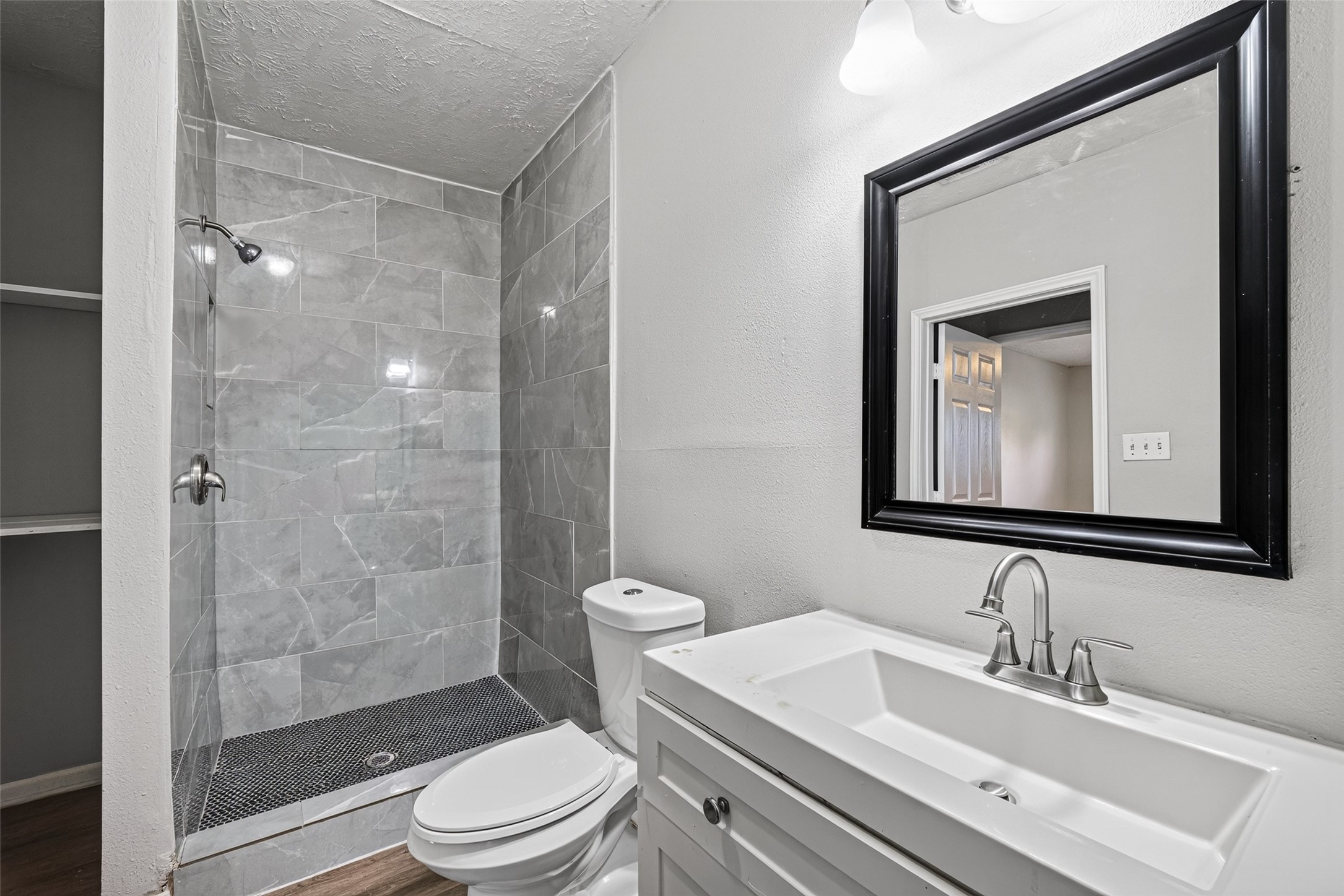 4909 Holloway Drive Property Photo 39