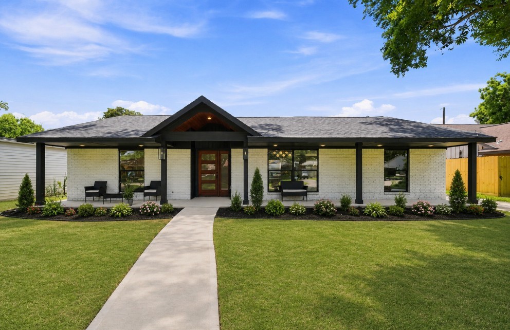 6139 Valkeith Drive Property Photo
