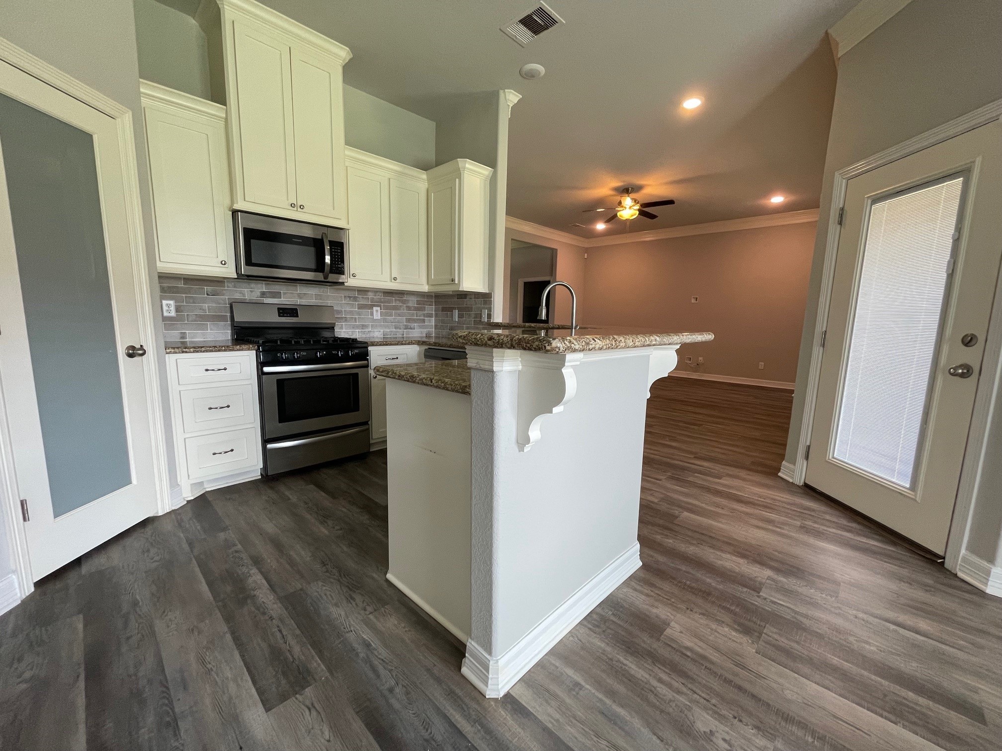 107 Freedom Drive Property Photo 4