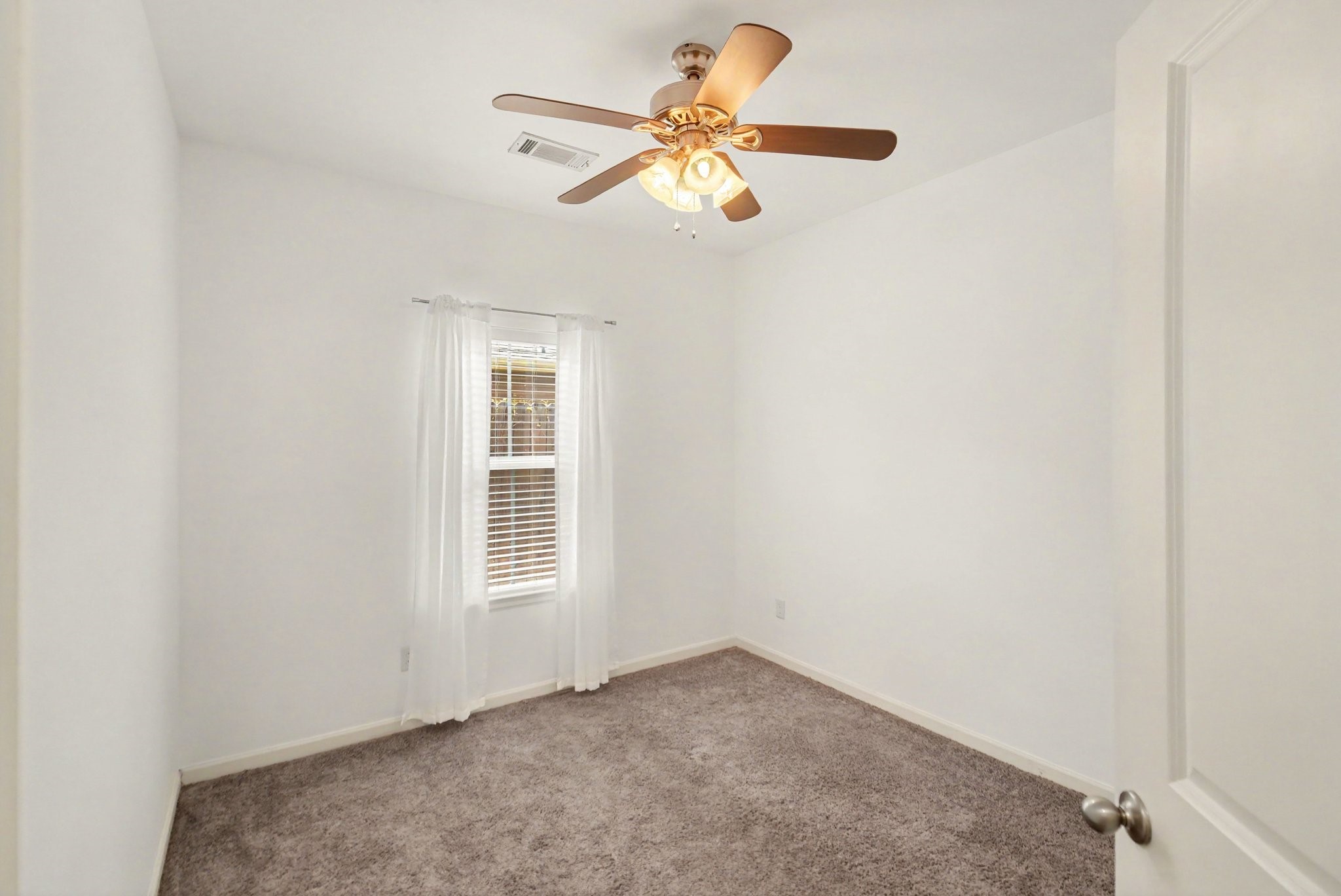 3413 Omega Street Property Photo 5