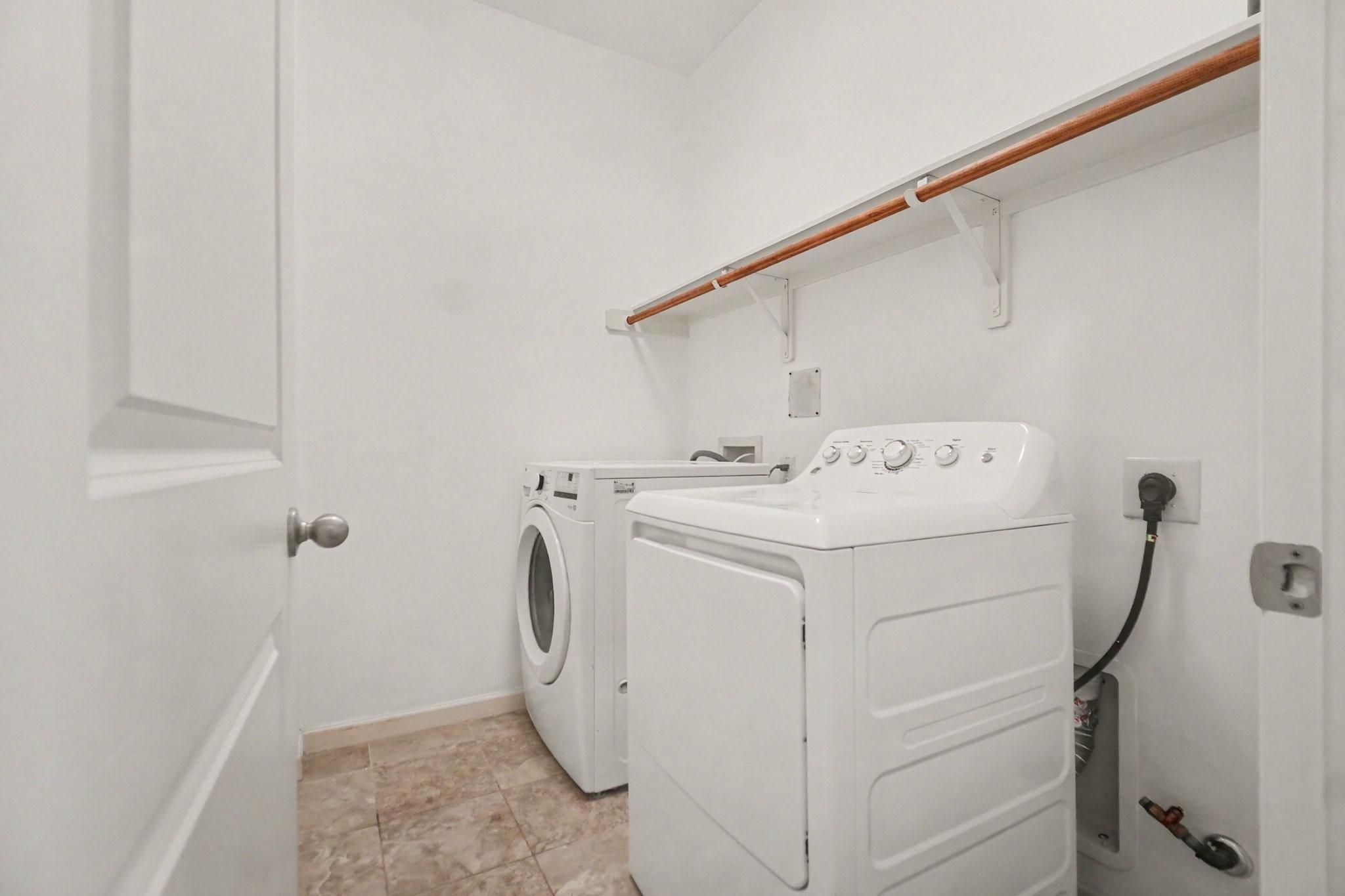 3413 Omega Street Property Photo 9