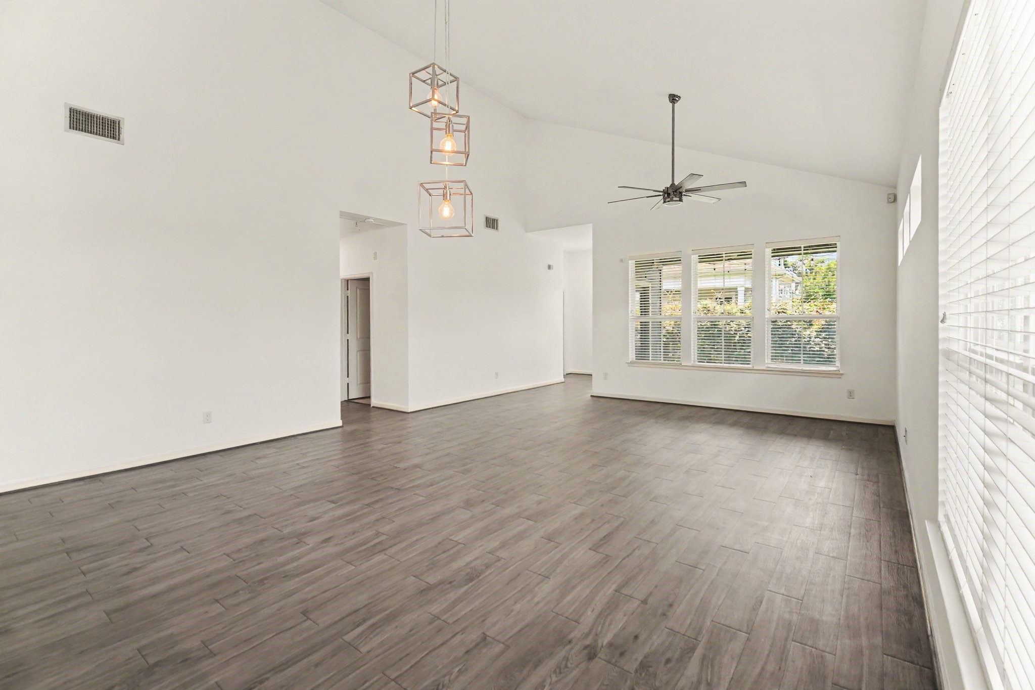 3413 Omega Street Property Photo 16