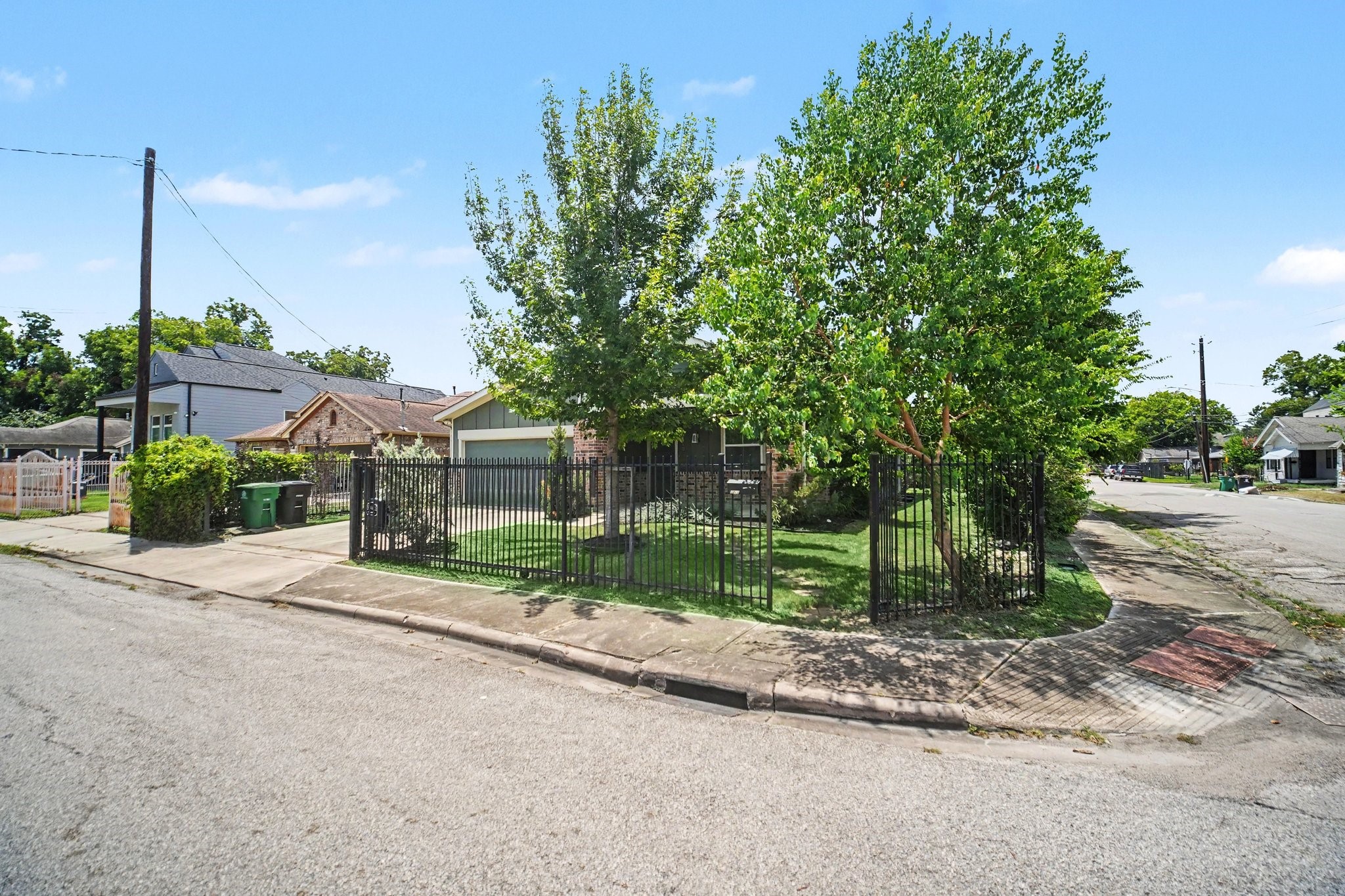3413 Omega Street Property Photo 28