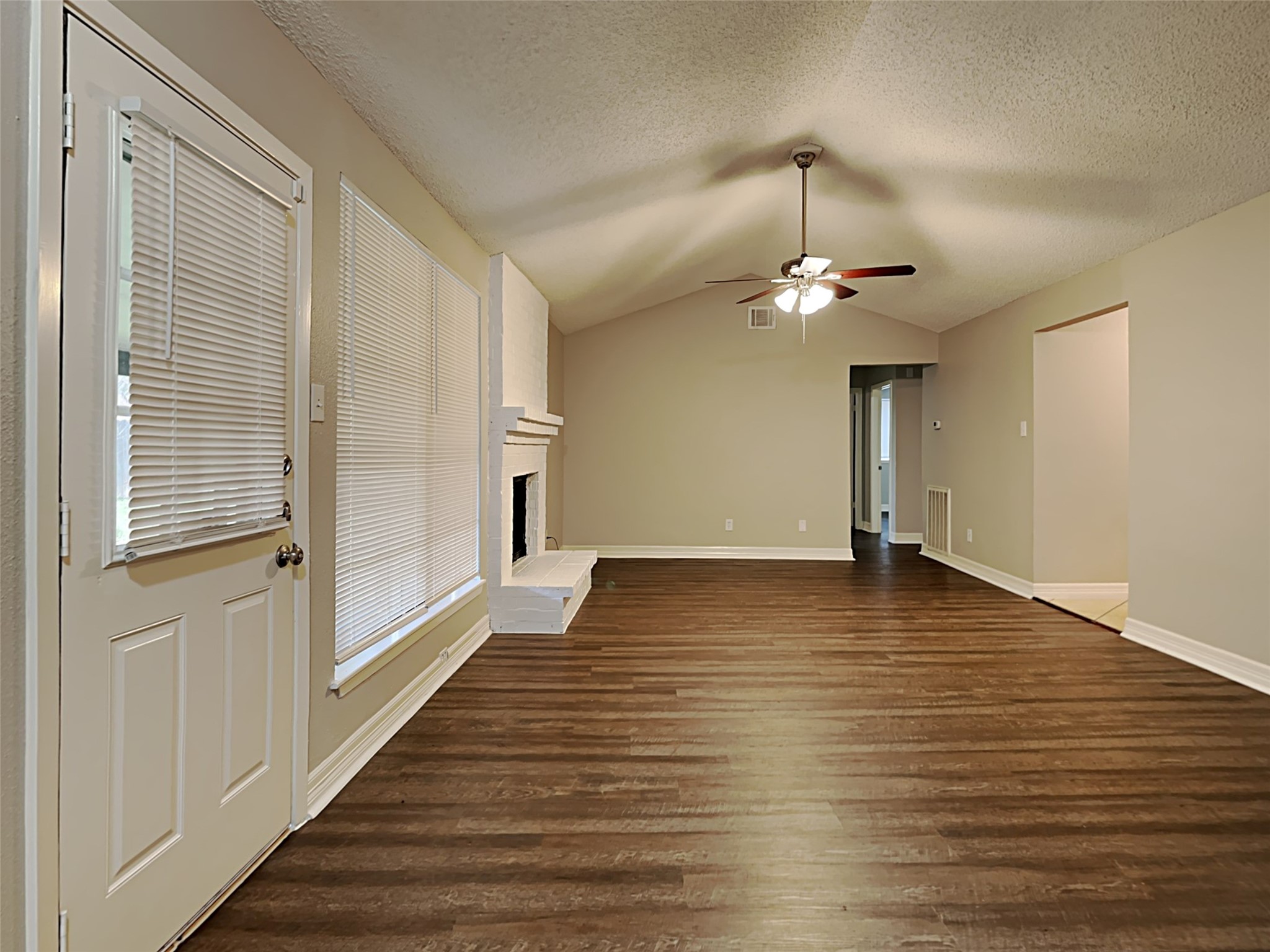 6907 Foxside Lane Property Photo 2