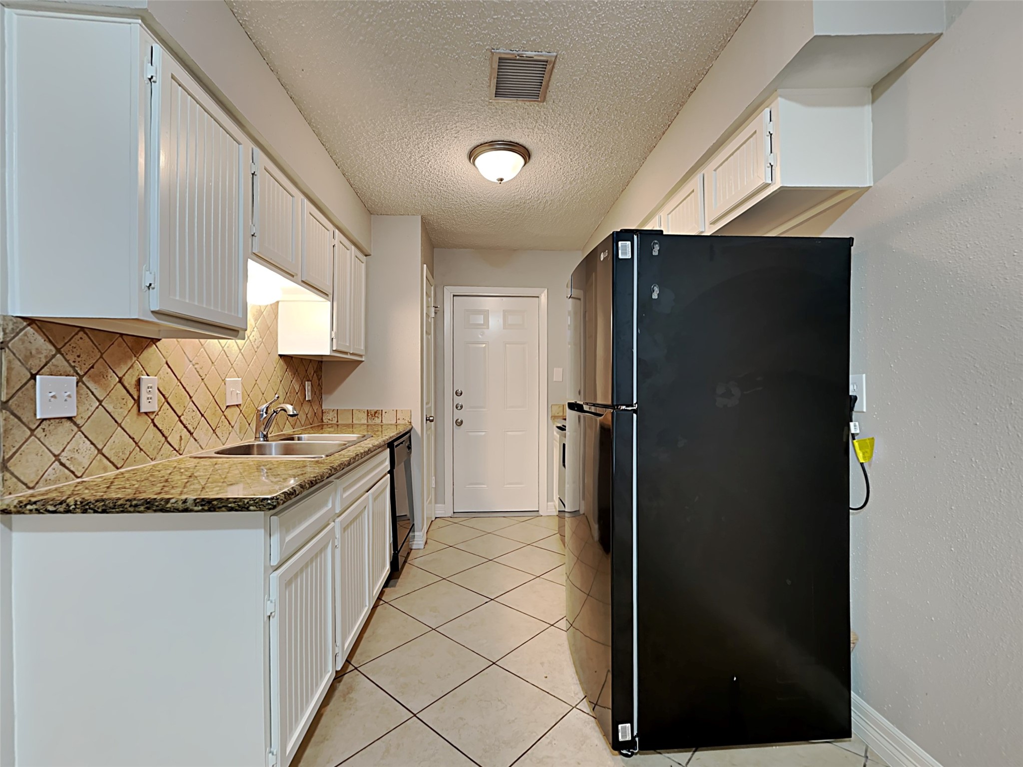 6907 Foxside Lane Property Photo 5
