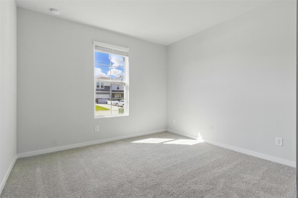 25187 Leather Leaf Ct Property Photo 3