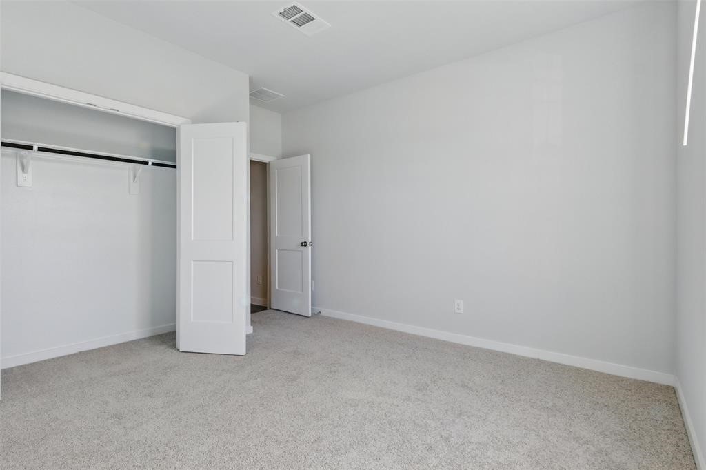 25187 Leather Leaf Ct Property Photo 4