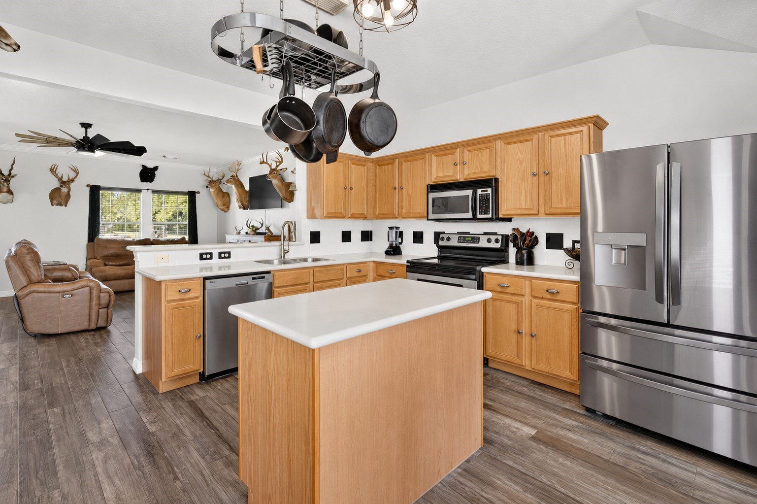 4933 1/2 Powers Ln Property Photo 4