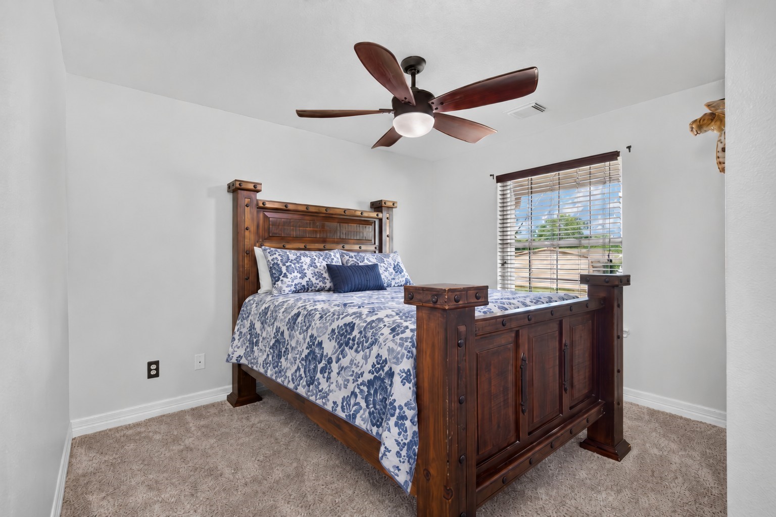 4933 1/2 Powers Ln Property Photo 13
