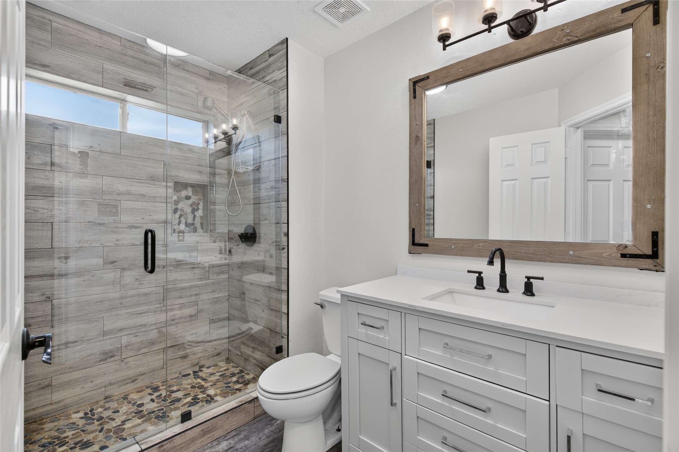 4933 1/2 Powers Ln Property Photo 15