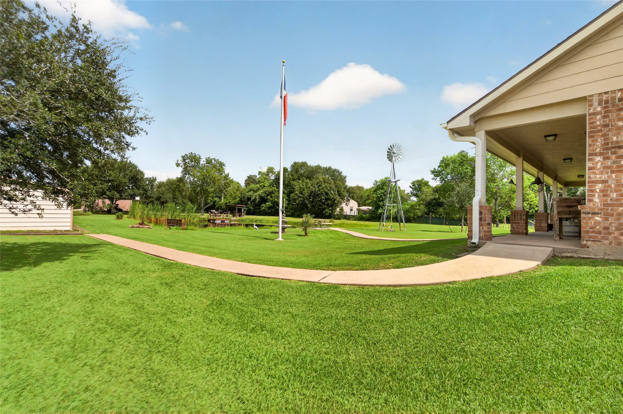 4933 1/2 Powers Ln Property Photo 22