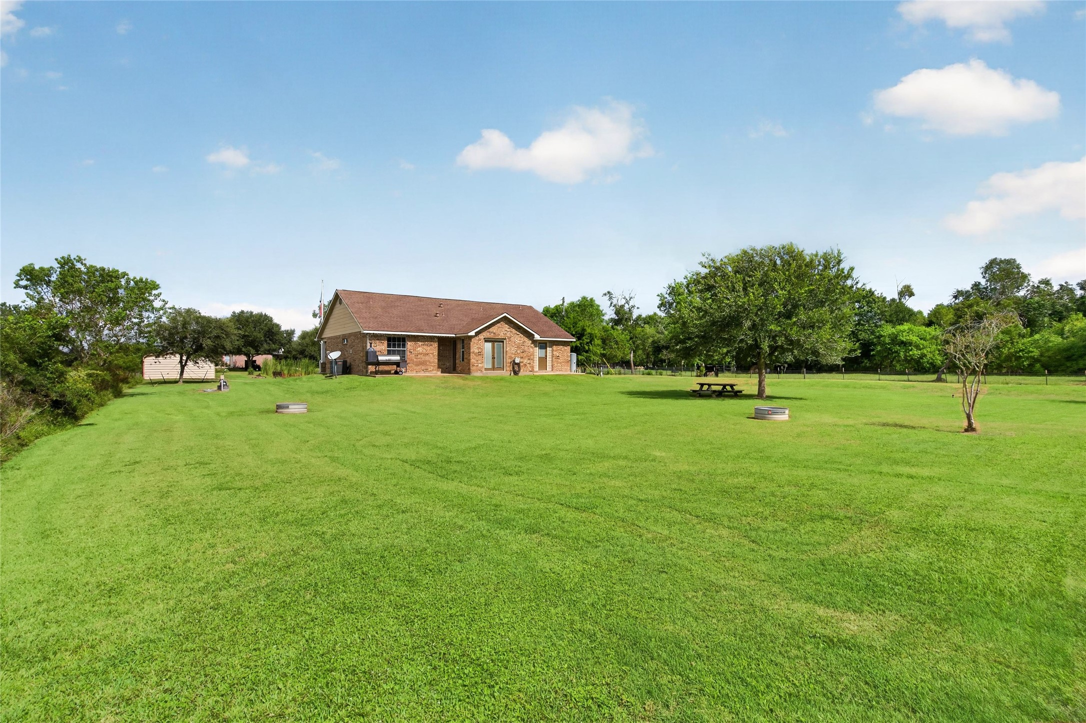 4933 1/2 Powers Ln Property Photo 28