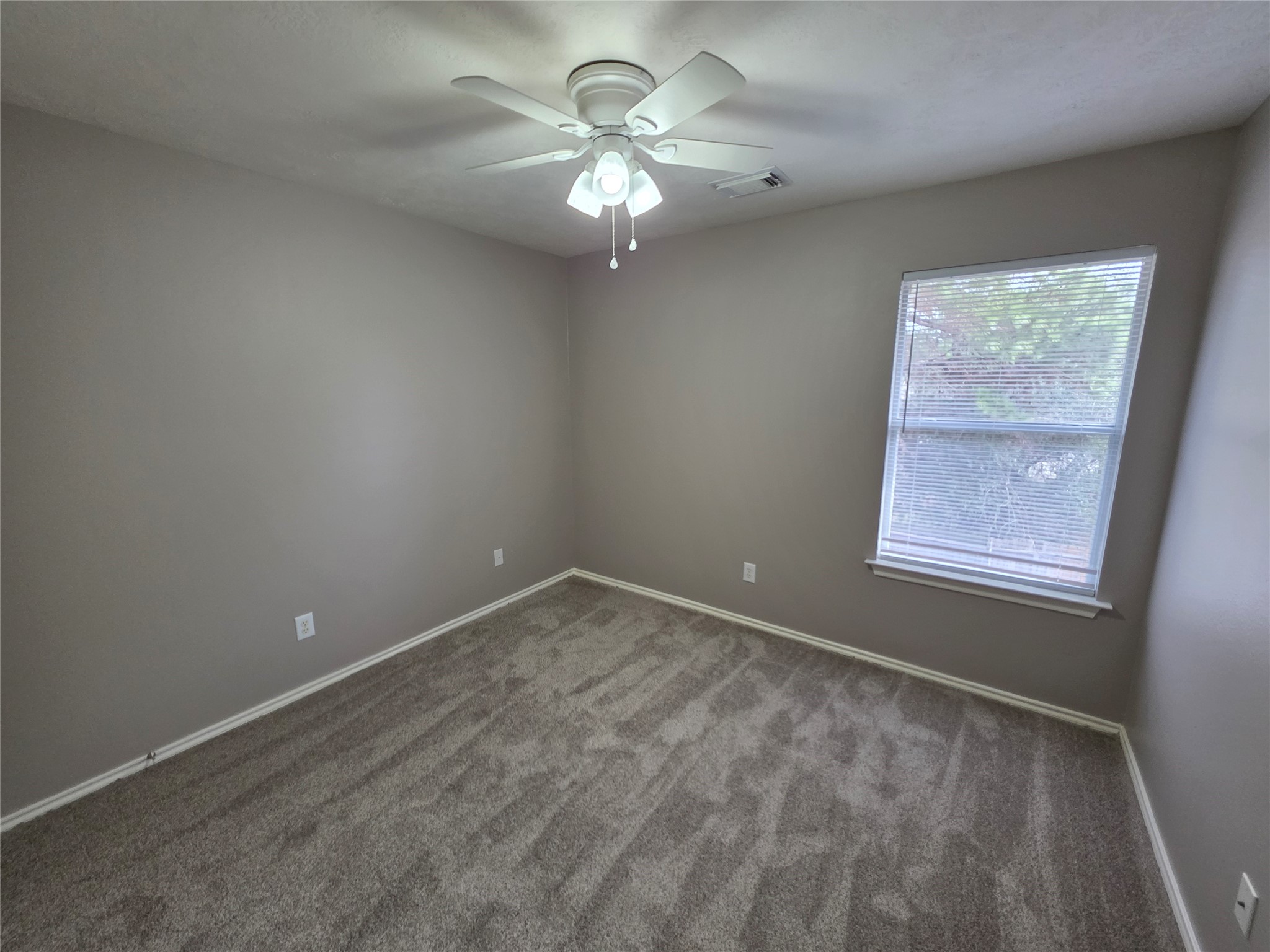 94 N Burberry Park Circle N Property Photo 10