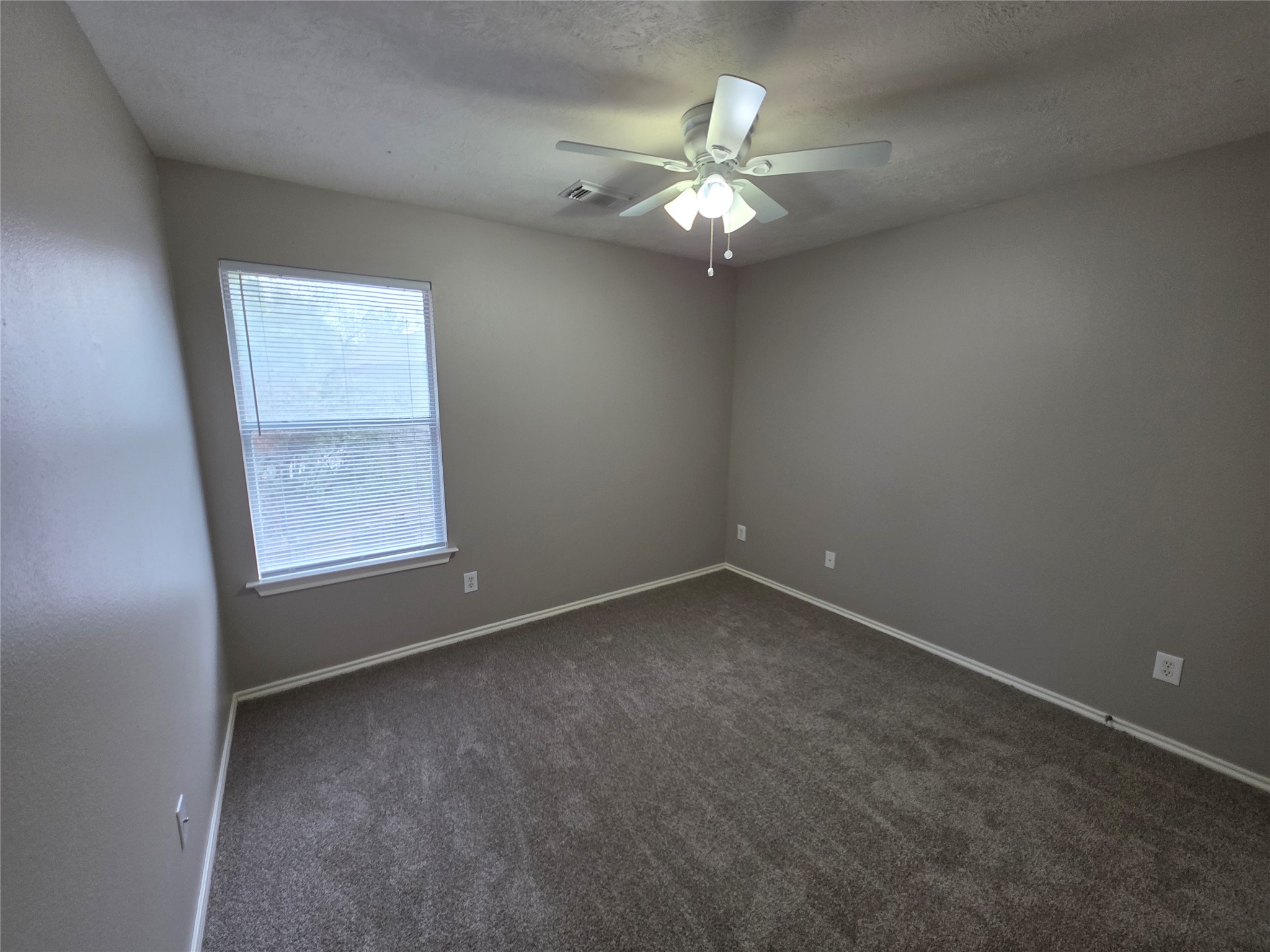 94 N Burberry Park Circle N Property Photo 11