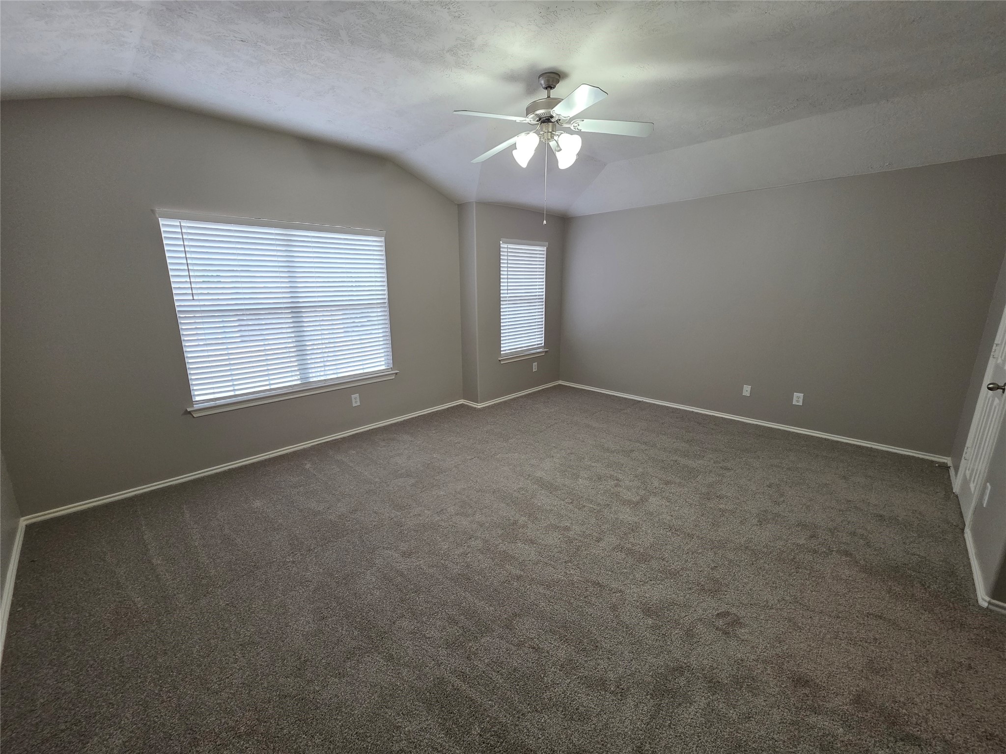 94 N Burberry Park Circle N Property Photo 16
