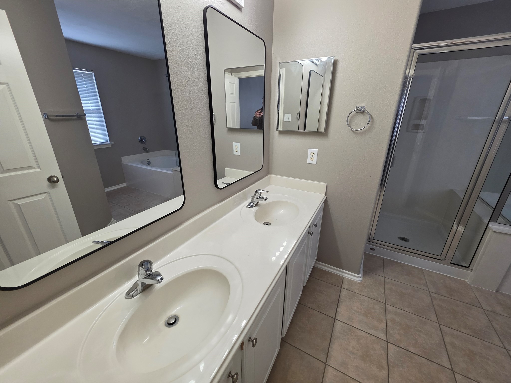 94 N Burberry Park Circle N Property Photo 17