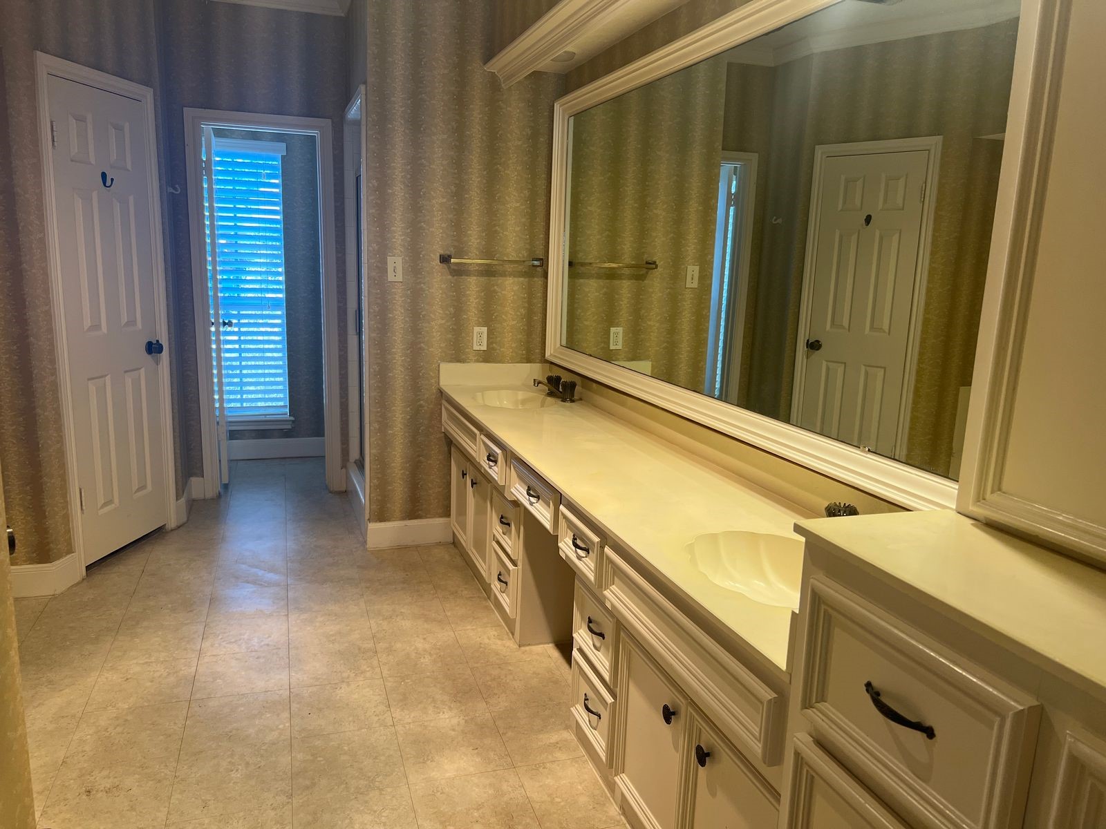 16702 Mandeville Court Property Photo 14