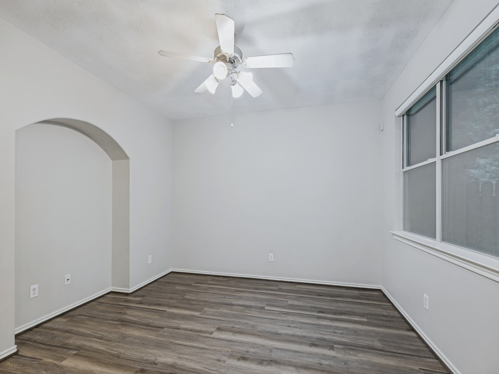 151 N Burberry Park Circle Property Photo 5