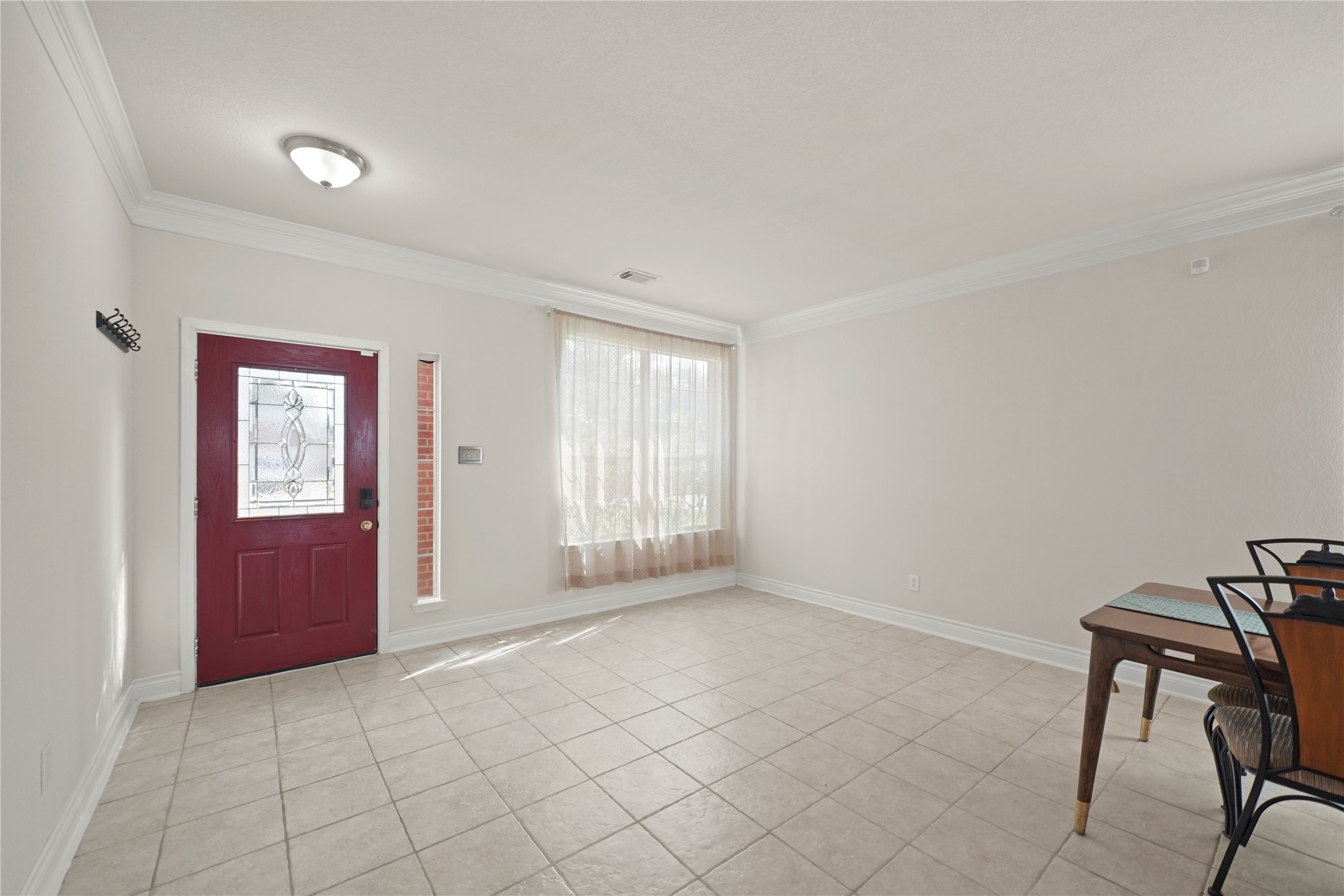 2214 Tremont Trail Lane Property Photo 4