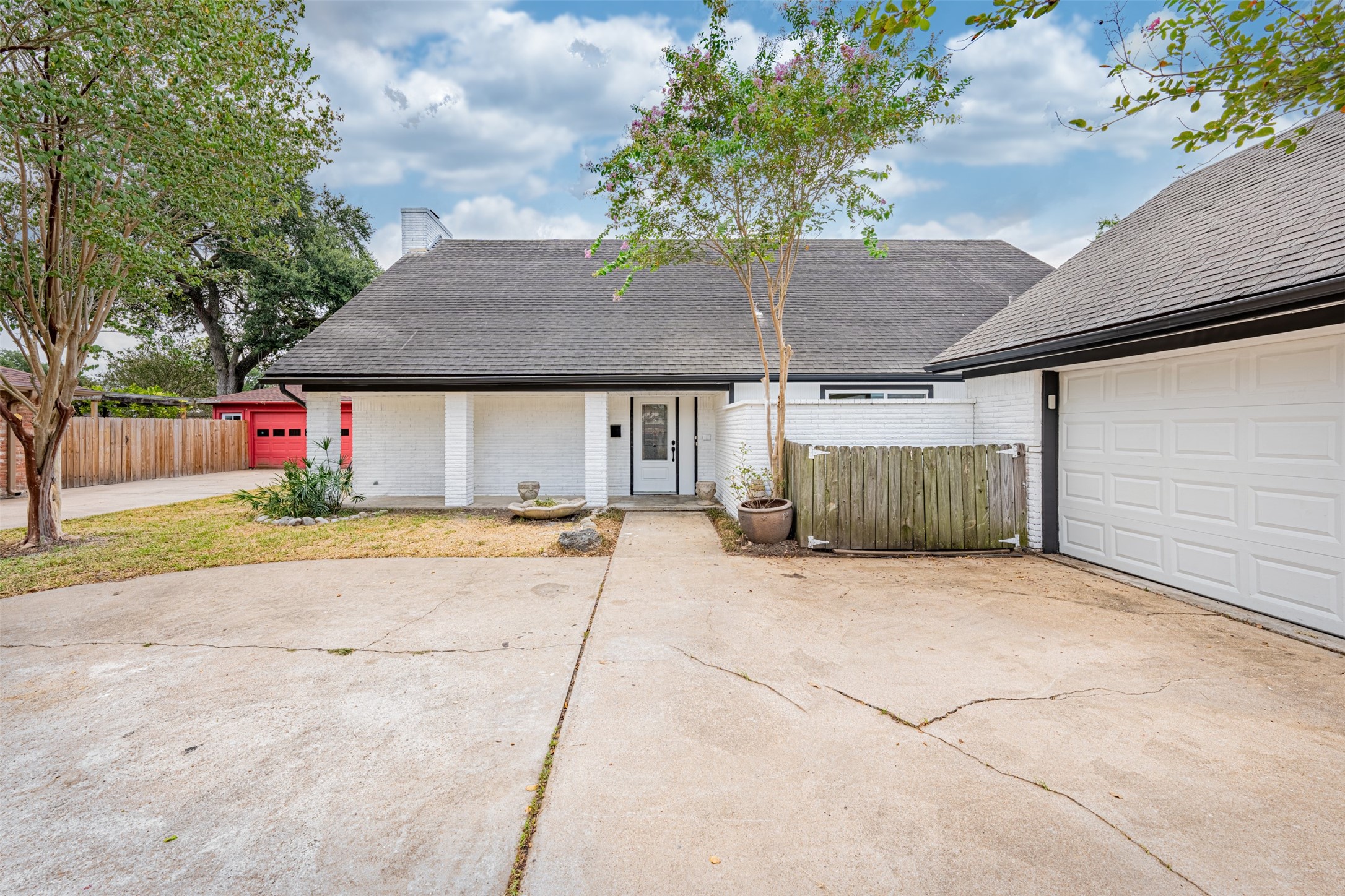 6215 Portal Drive Property Photo 3