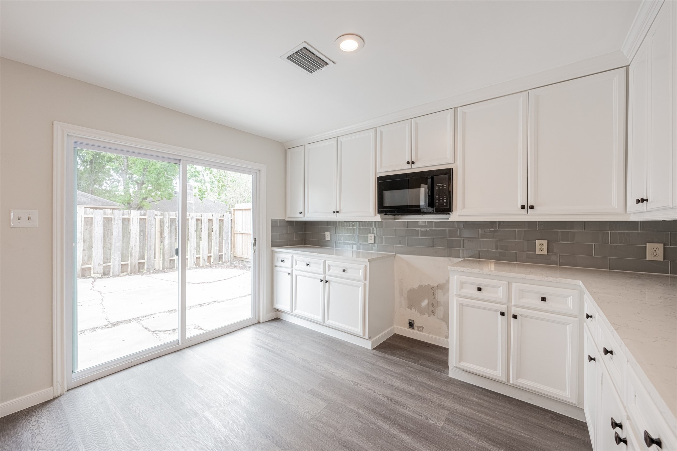 6215 Portal Drive Property Photo 15
