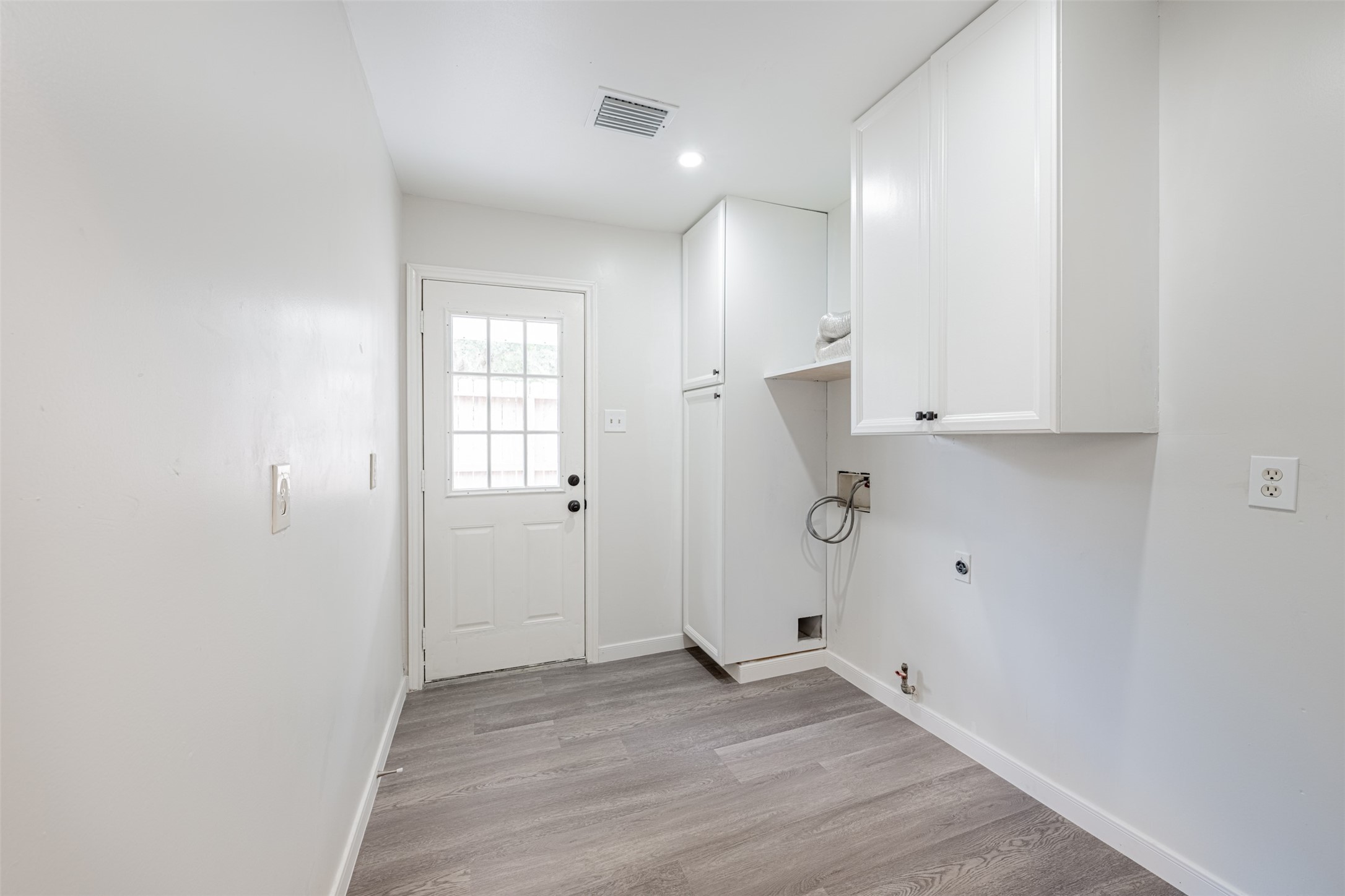 6215 Portal Drive Property Photo 17