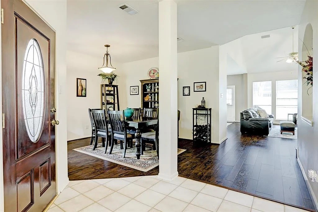 635 Presley Way Property Photo 4