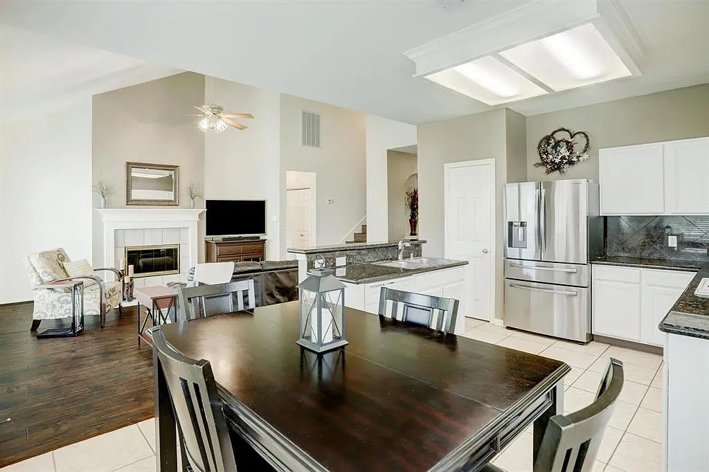 635 Presley Way Property Photo 5