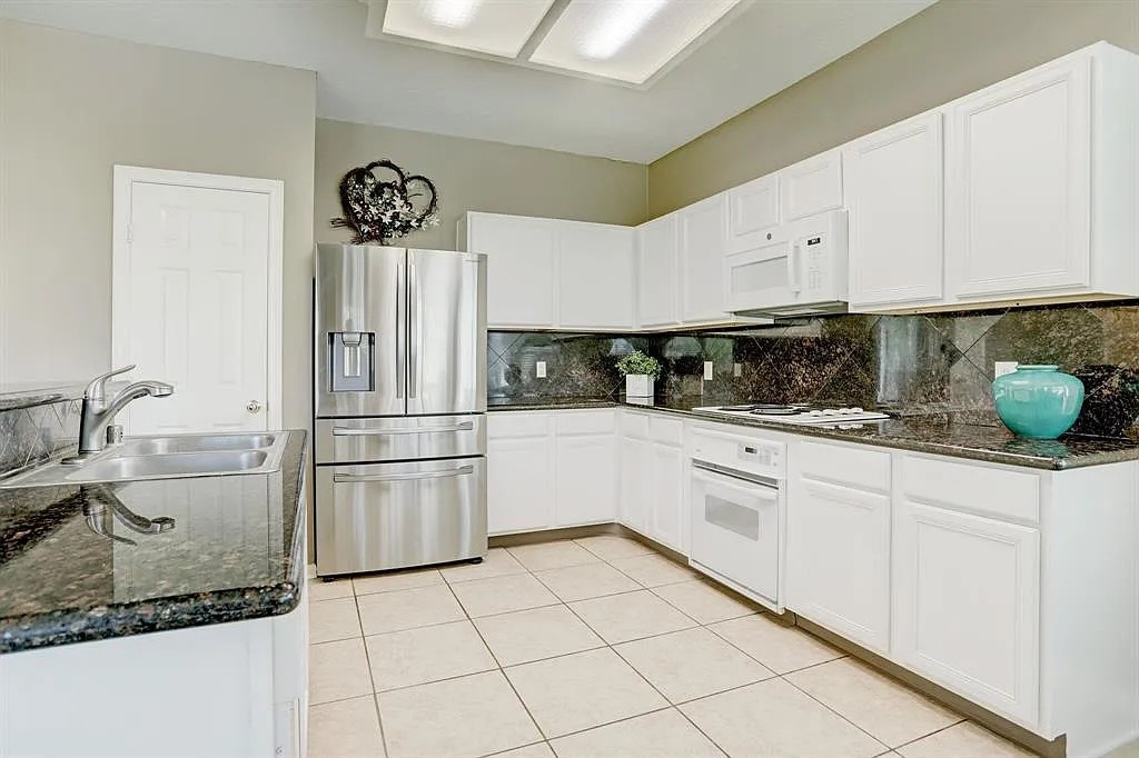 635 Presley Way Property Photo 9