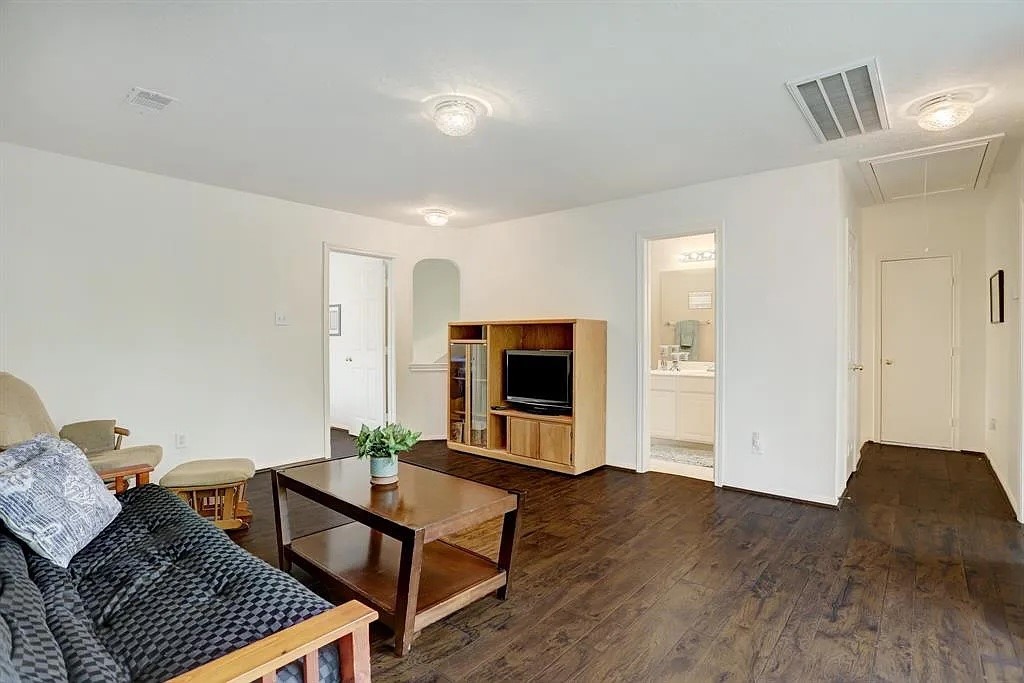635 Presley Way Property Photo 17