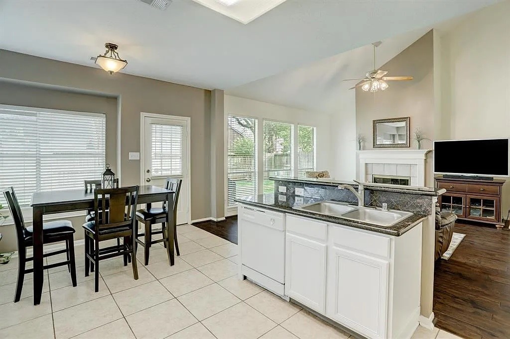 635 Presley Way Property Photo 18