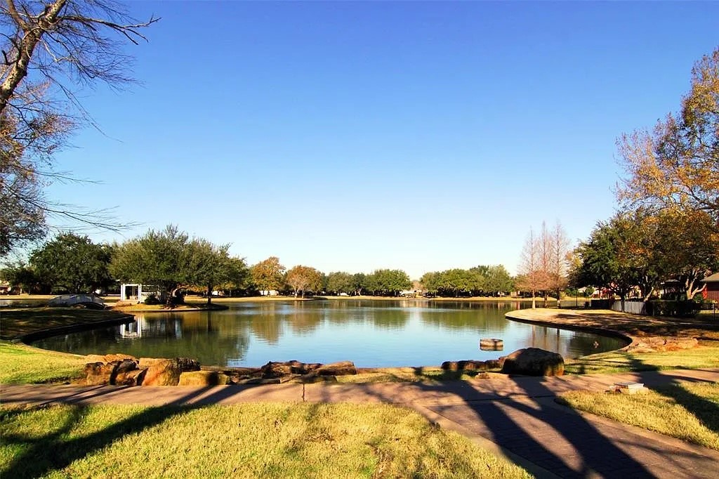 635 Presley Way Property Photo 28