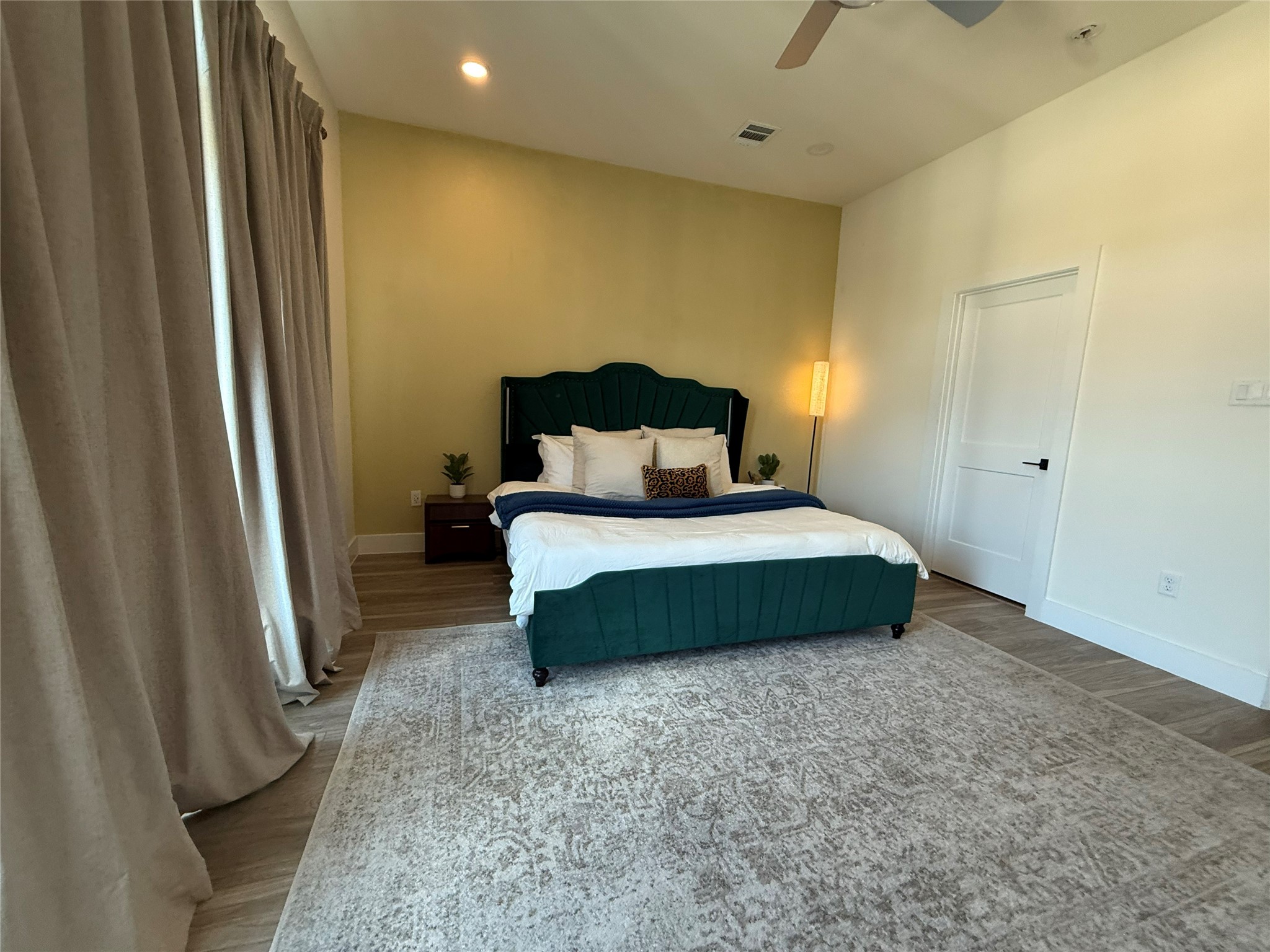 2909 Nagle Street Property Photo 15