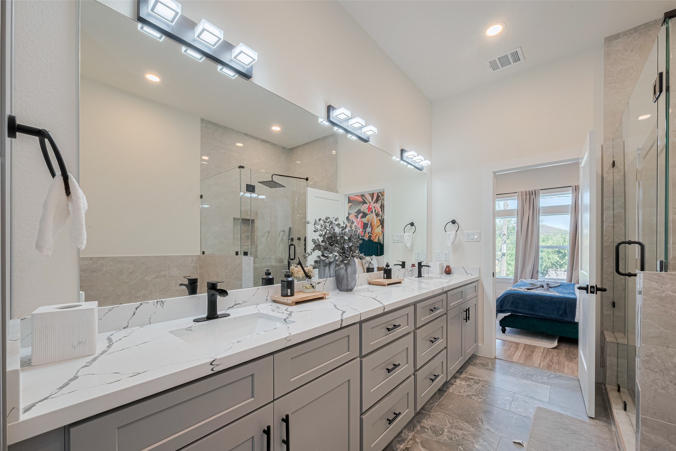 2909 Nagle Street Property Photo 18