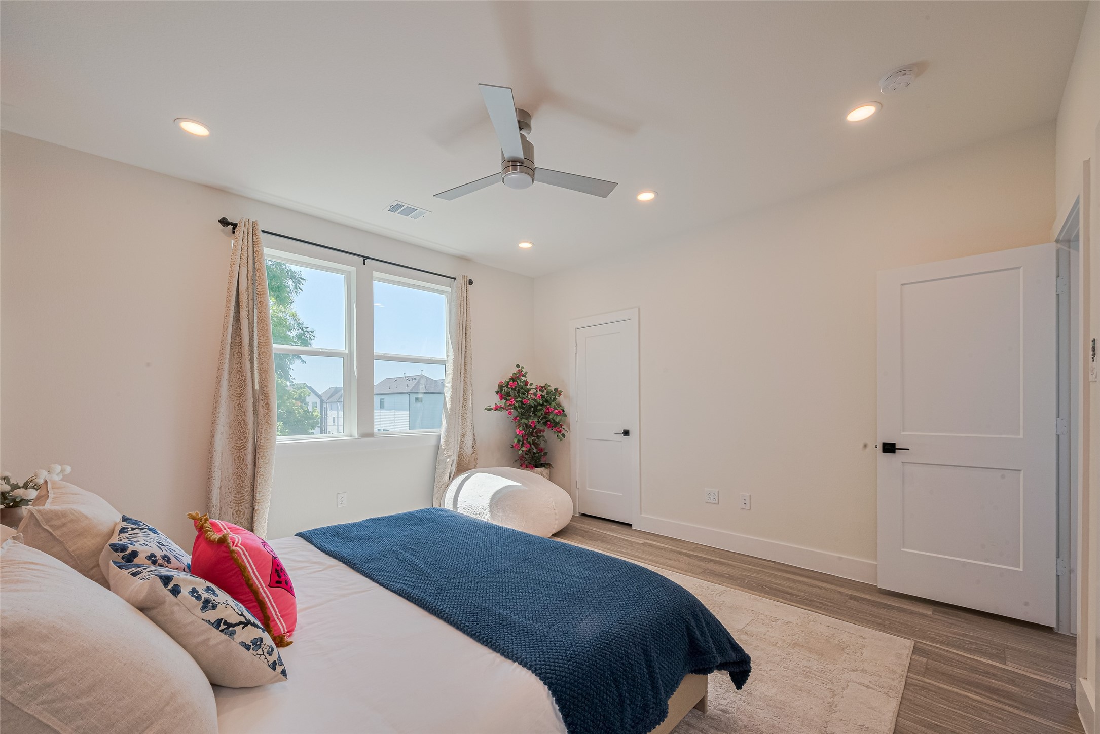 2909 Nagle Street Property Photo 29