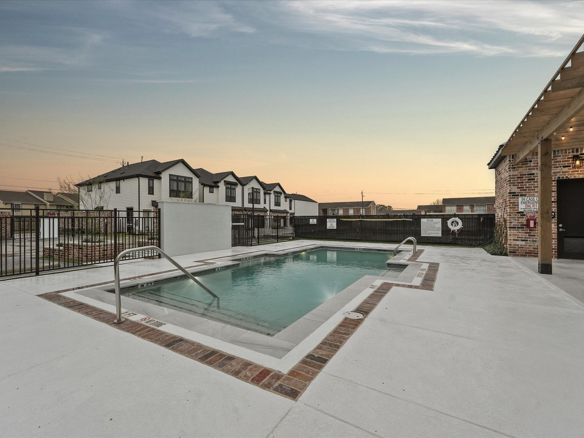 9217 Washington Heights Property Photo 3