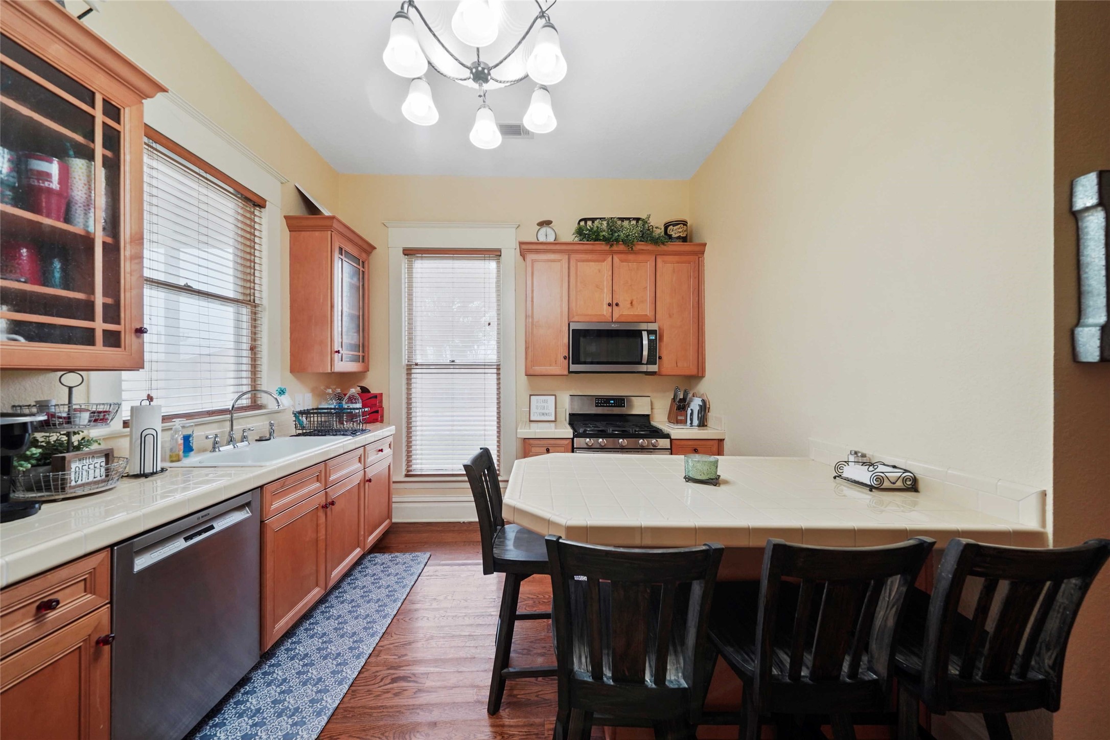 570 Wightman Street Property Photo 12
