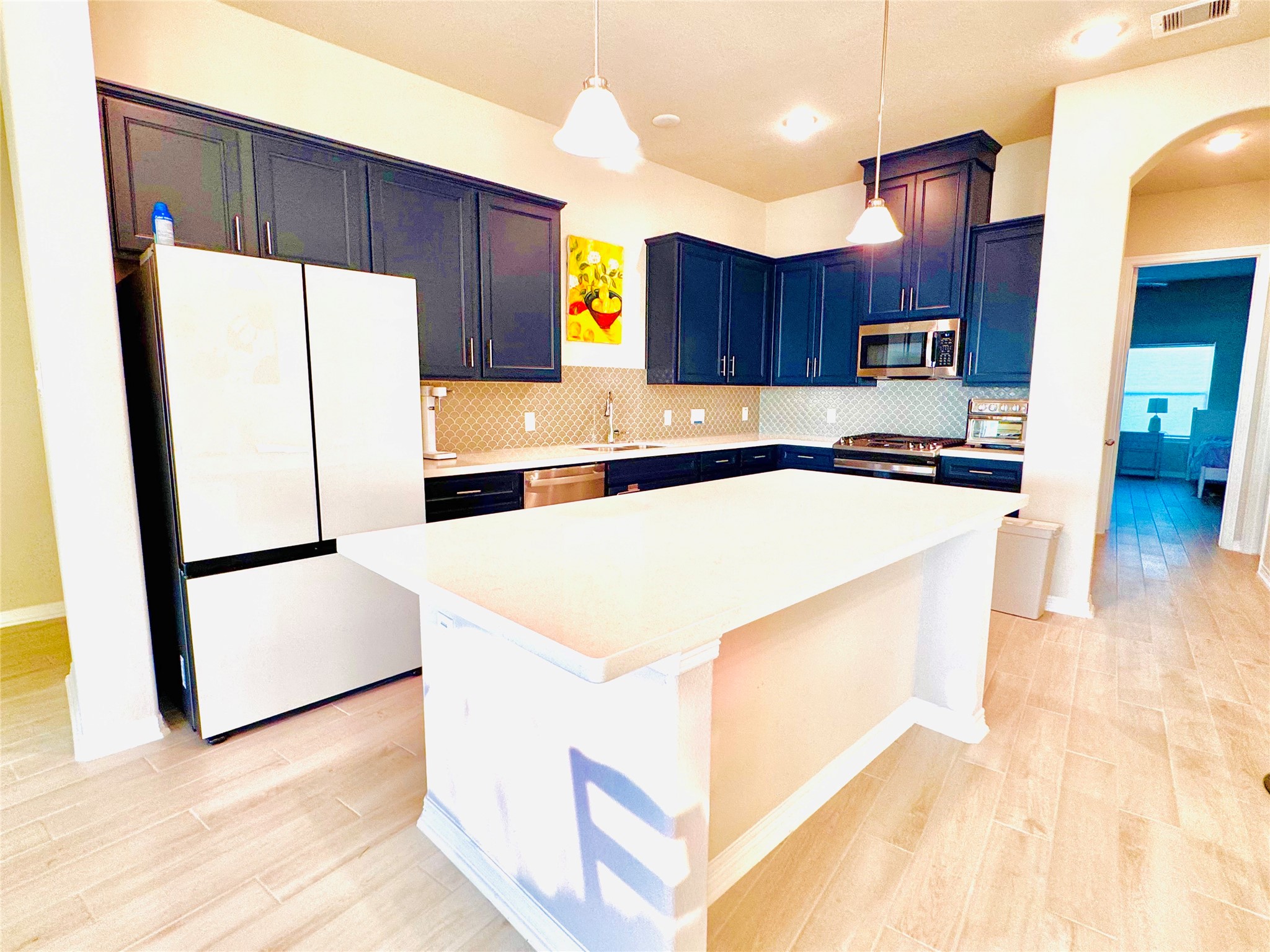 727 N Bayshore Drive Property Photo 10