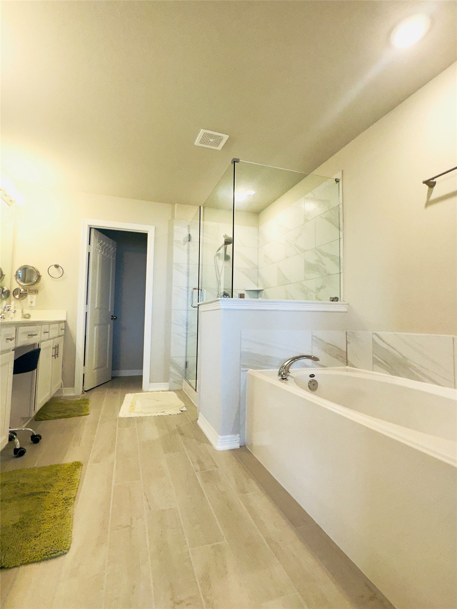 727 N Bayshore Drive Property Photo 16