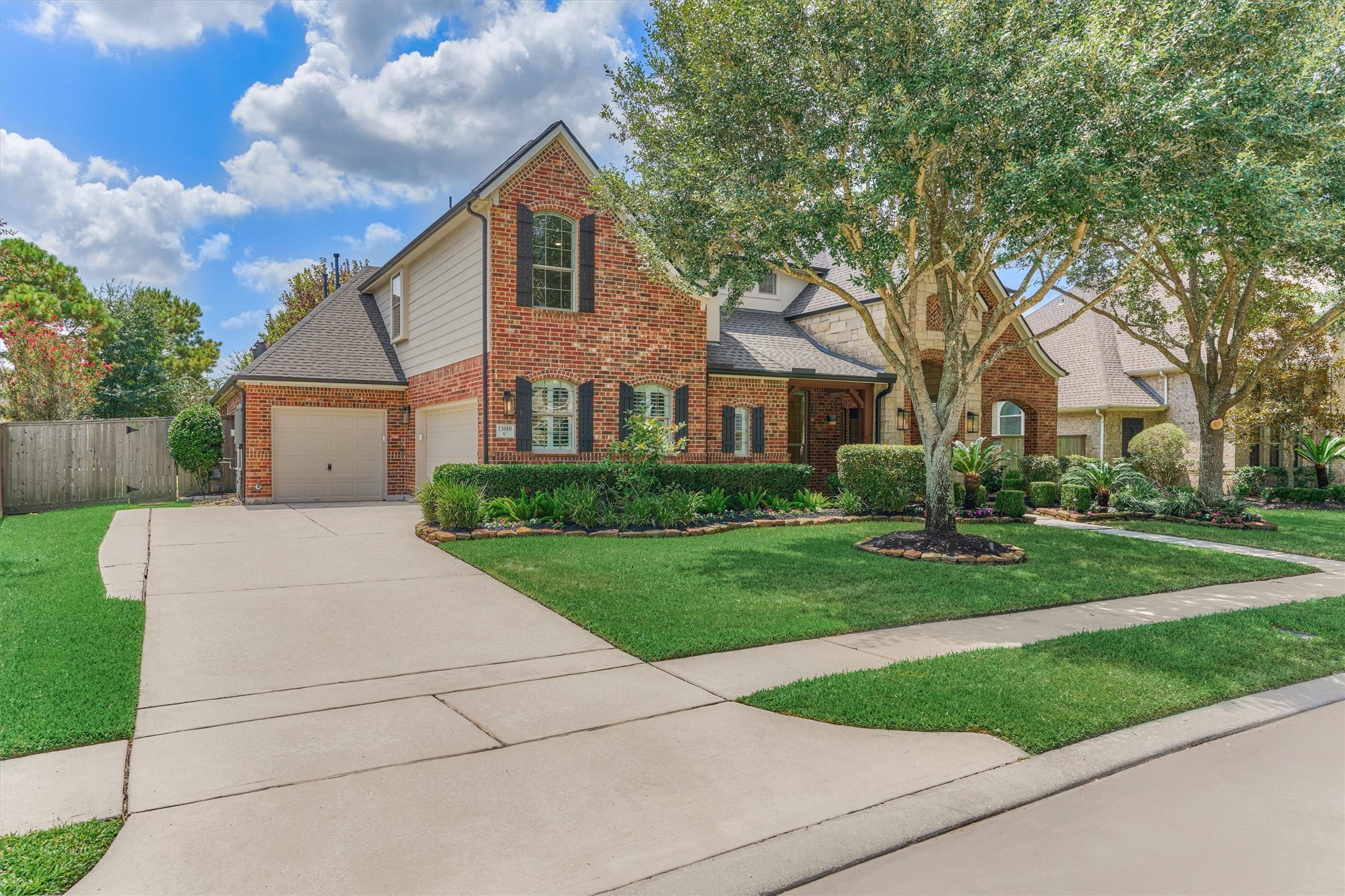 13819 Majestic Spring Lane Property Photo 3