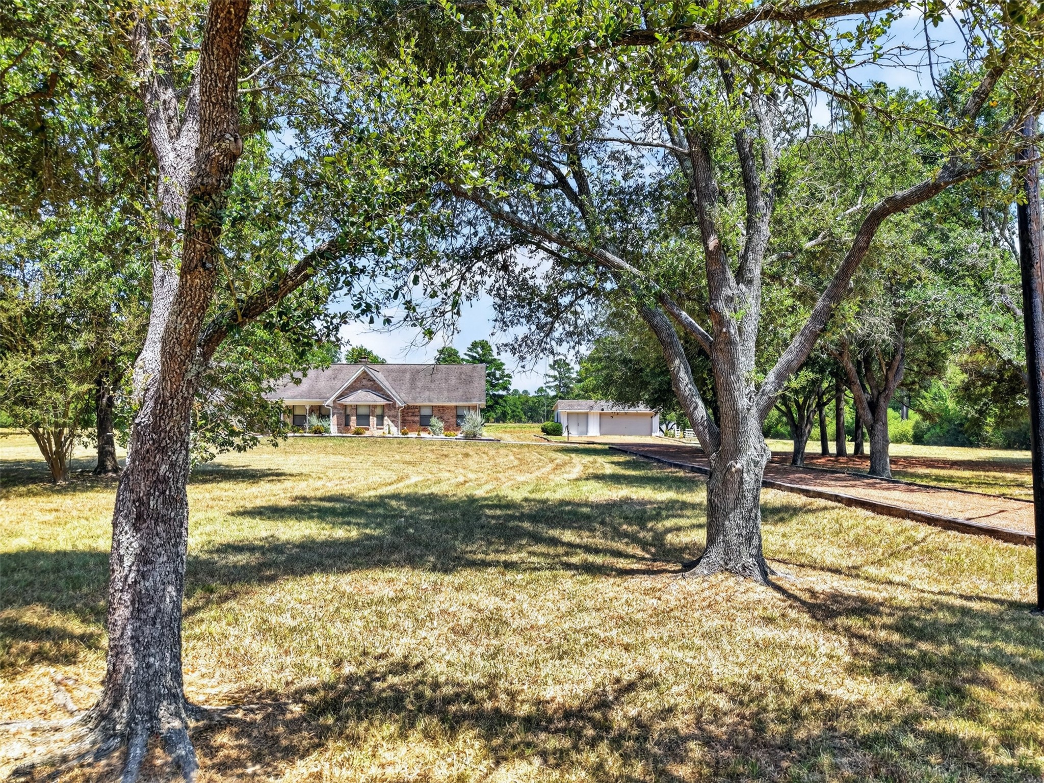 1253 Meadowview Street Property Photo 3