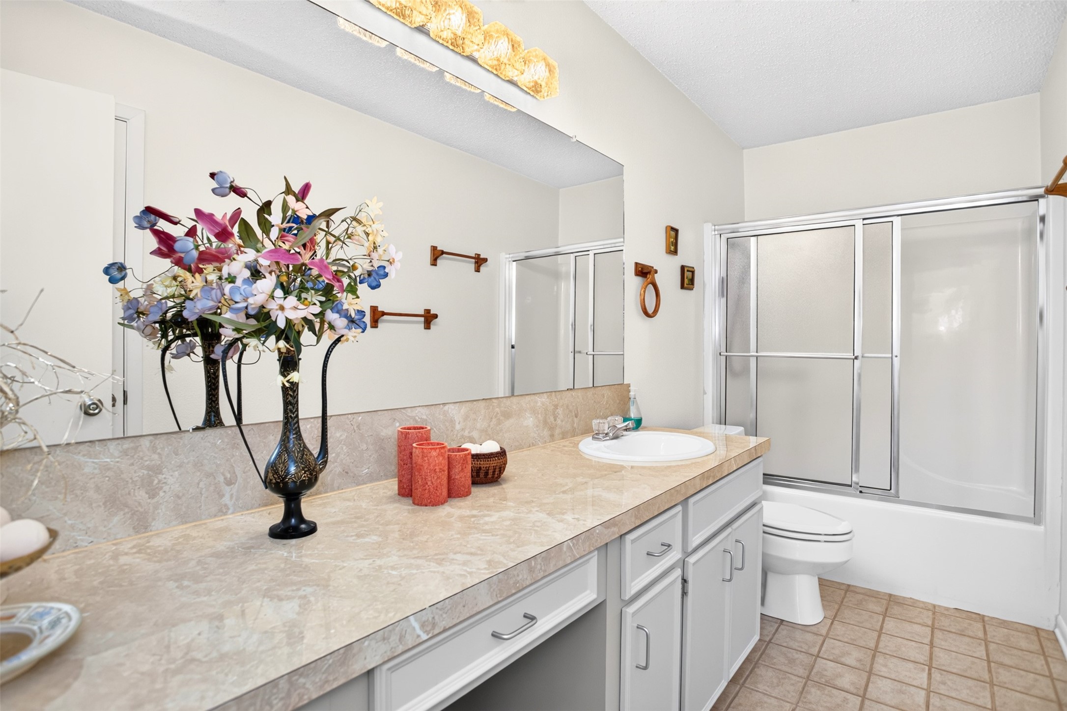1253 Meadowview Street Property Photo 26