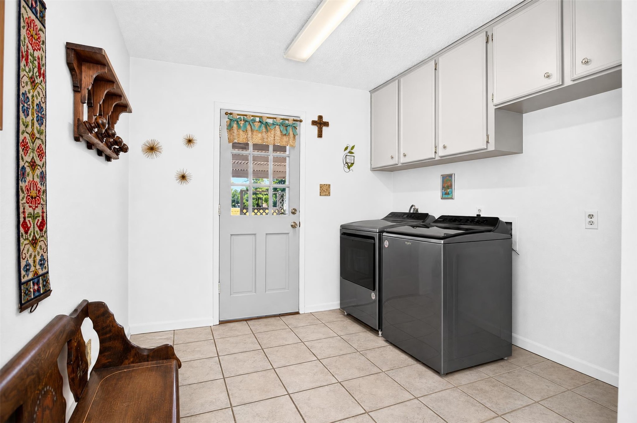 1253 Meadowview Street Property Photo 27