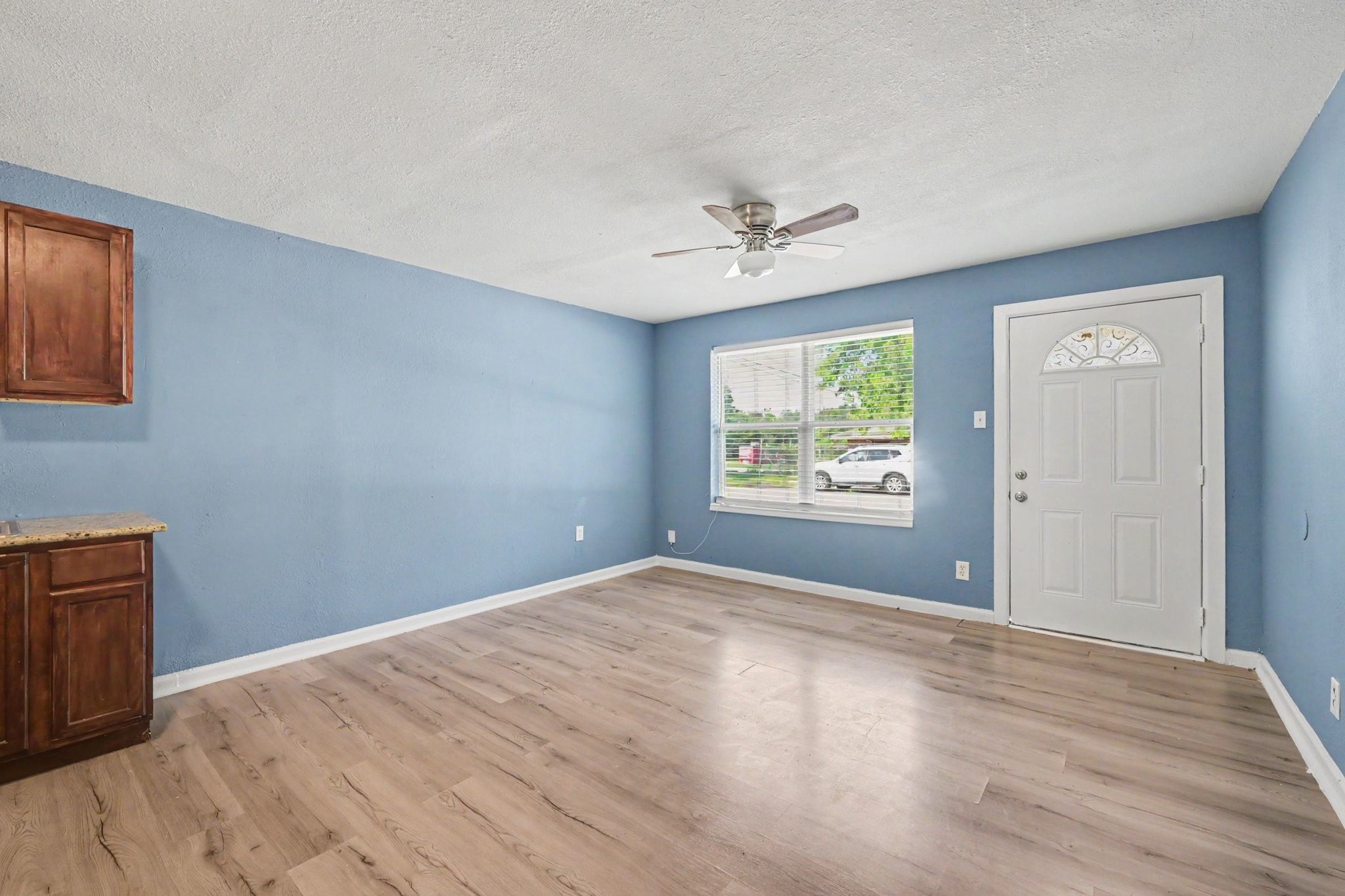 716 Hargest Street B Property Photo 2