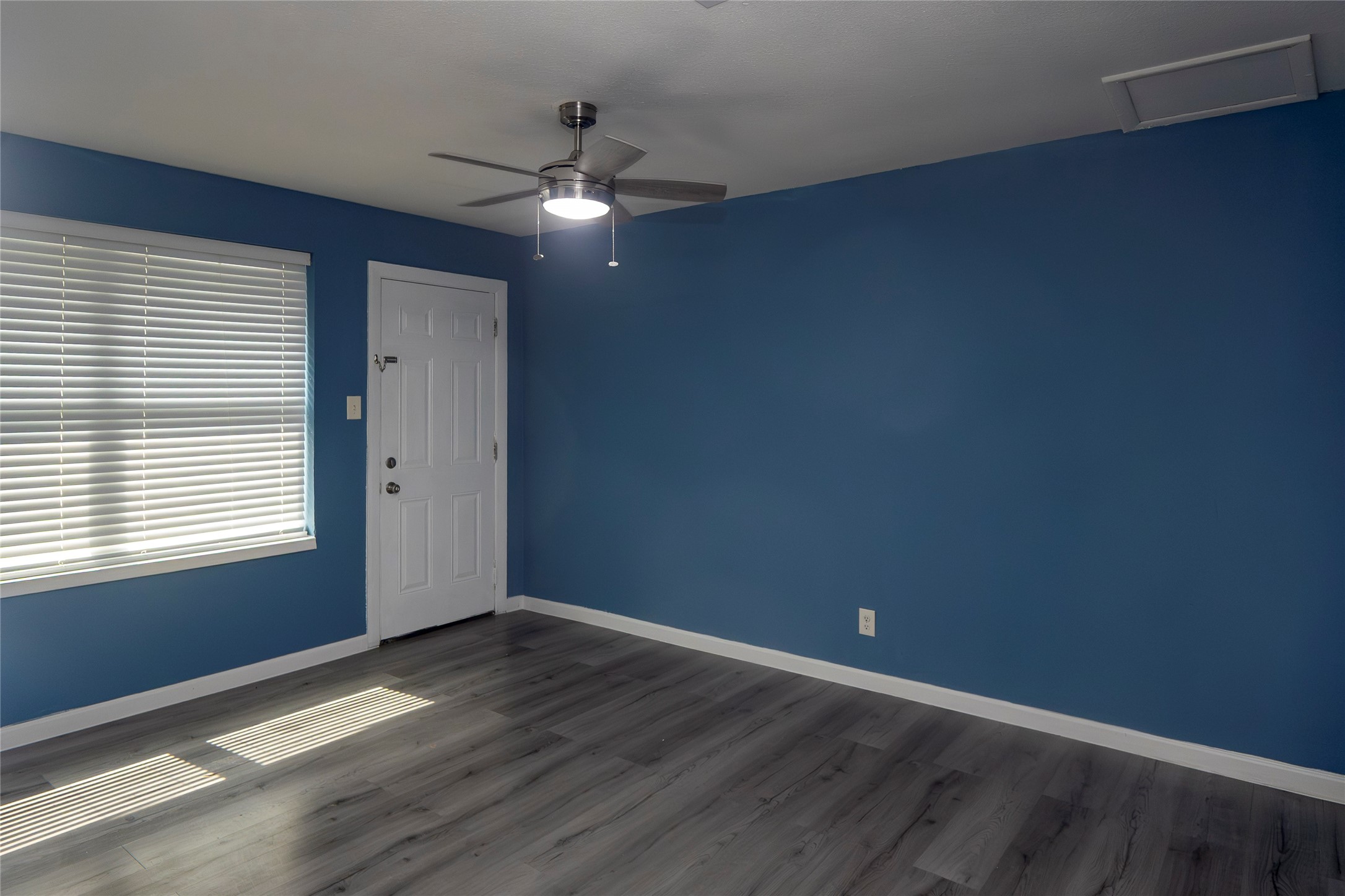 716 Hargest Street B Property Photo 6